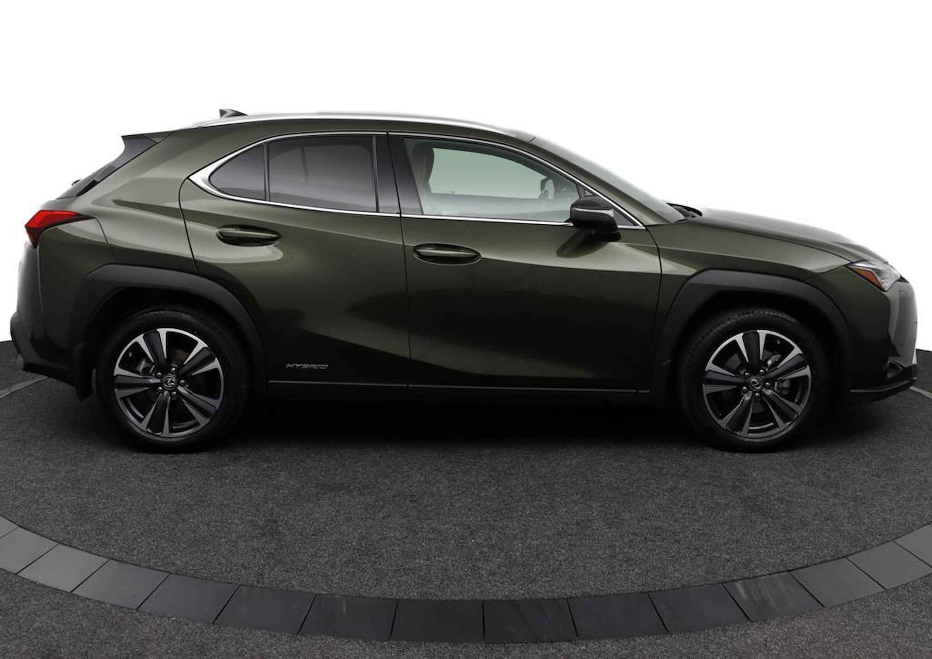 Lexus UX 250h Preference Line | Lederen bekleding | Stoelverwarming | 18 Inch Lichtmetalen velgen | Apple Carplay - 13/51