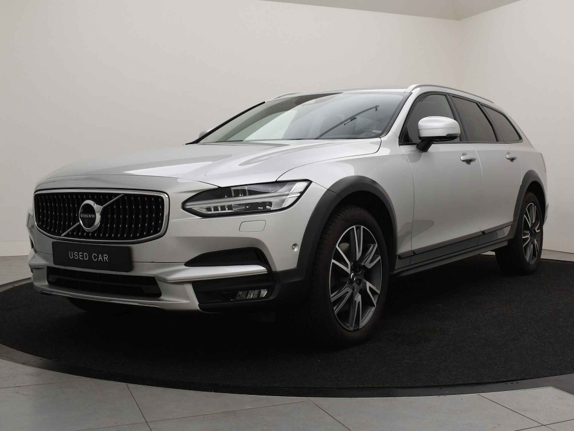 Volvo V90 Cross Country D5 AWD AUT(8) PRO SCHUIFDAK LUCHTVERING 360GR CAM KEYLESS - 2/45