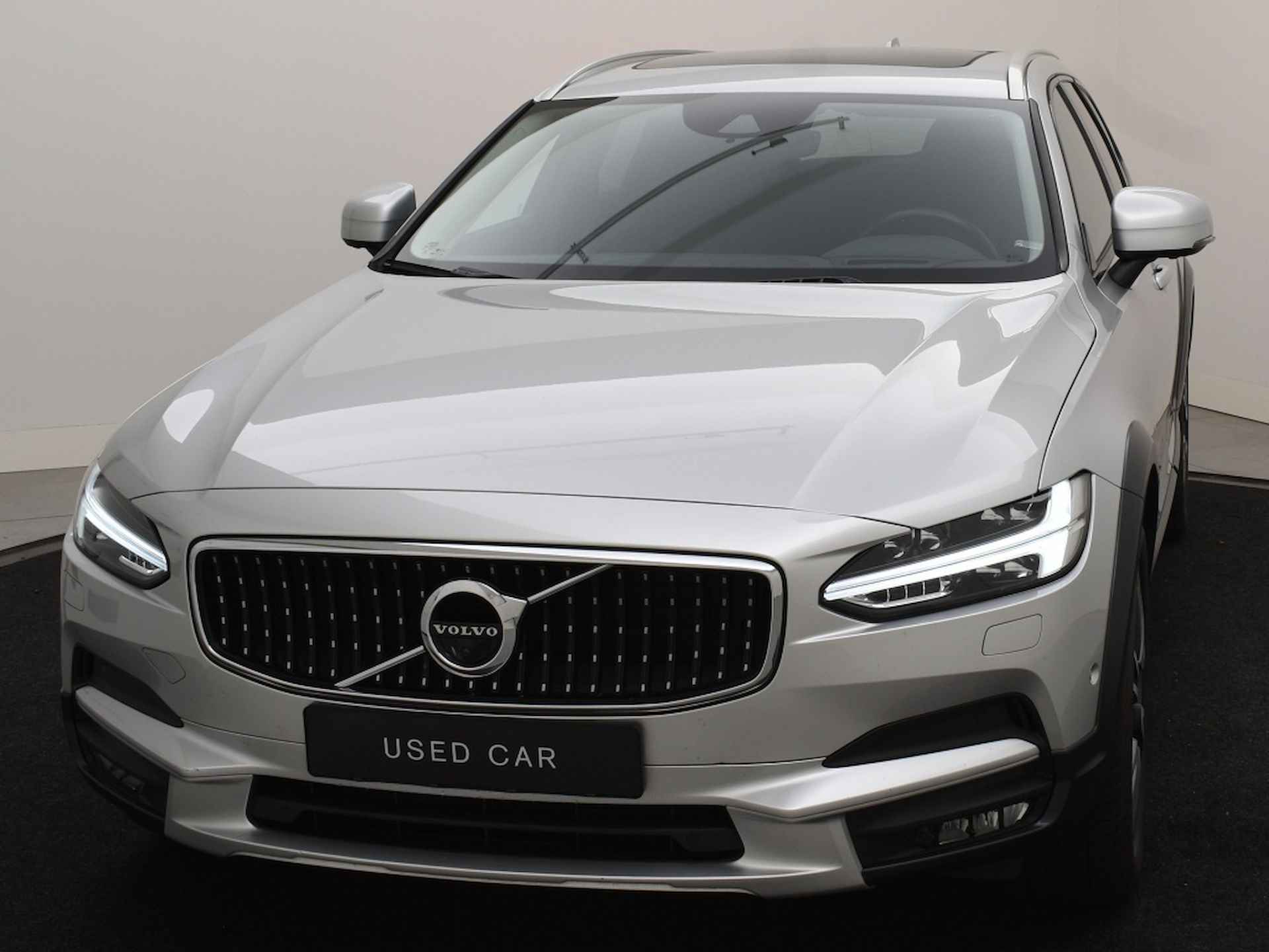 Volvo V90 Cross Country D5 AWD AUT(8) PRO SCHUIFDAK LUCHTVERING 360GR CAM KEYLESS - 6/45