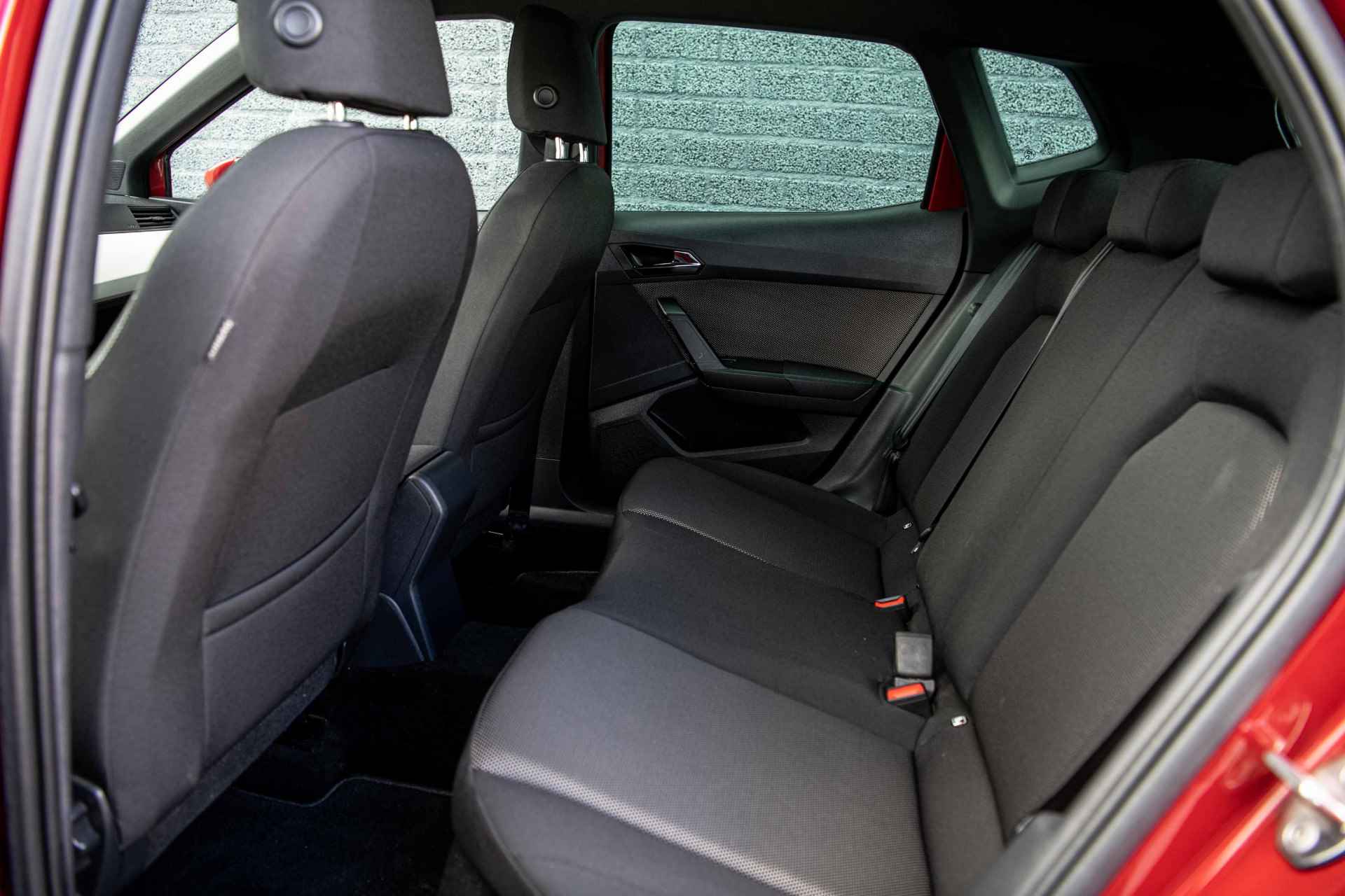 SEAT Arona 1.0 TSi 115 pk Xcellence Business Intense | Camera | Full LED | Keyless - 9/42