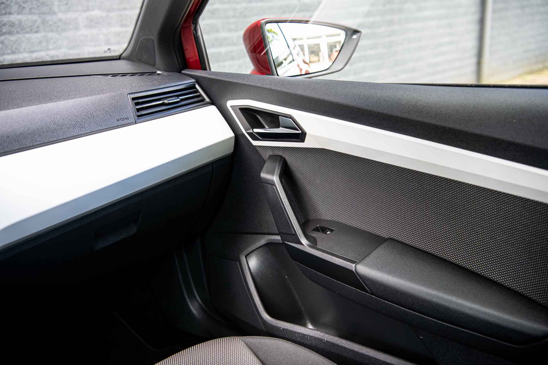 SEAT Arona 1.0 TSi 115 pk Xcellence Business Intense | Camera | Full LED | Keyless - 35/42