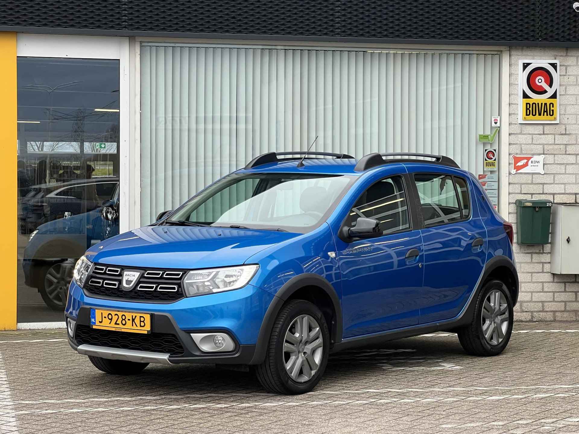 Dacia Sandero 1.0 TCe Bi-Fuel Stepway Serie Limitee 15th Anniv. | Trekhaak | Navigatie | Achteruitrijcamera | Climate Control | Cruise Control | Parkeersensoren | DAB | - 3/32