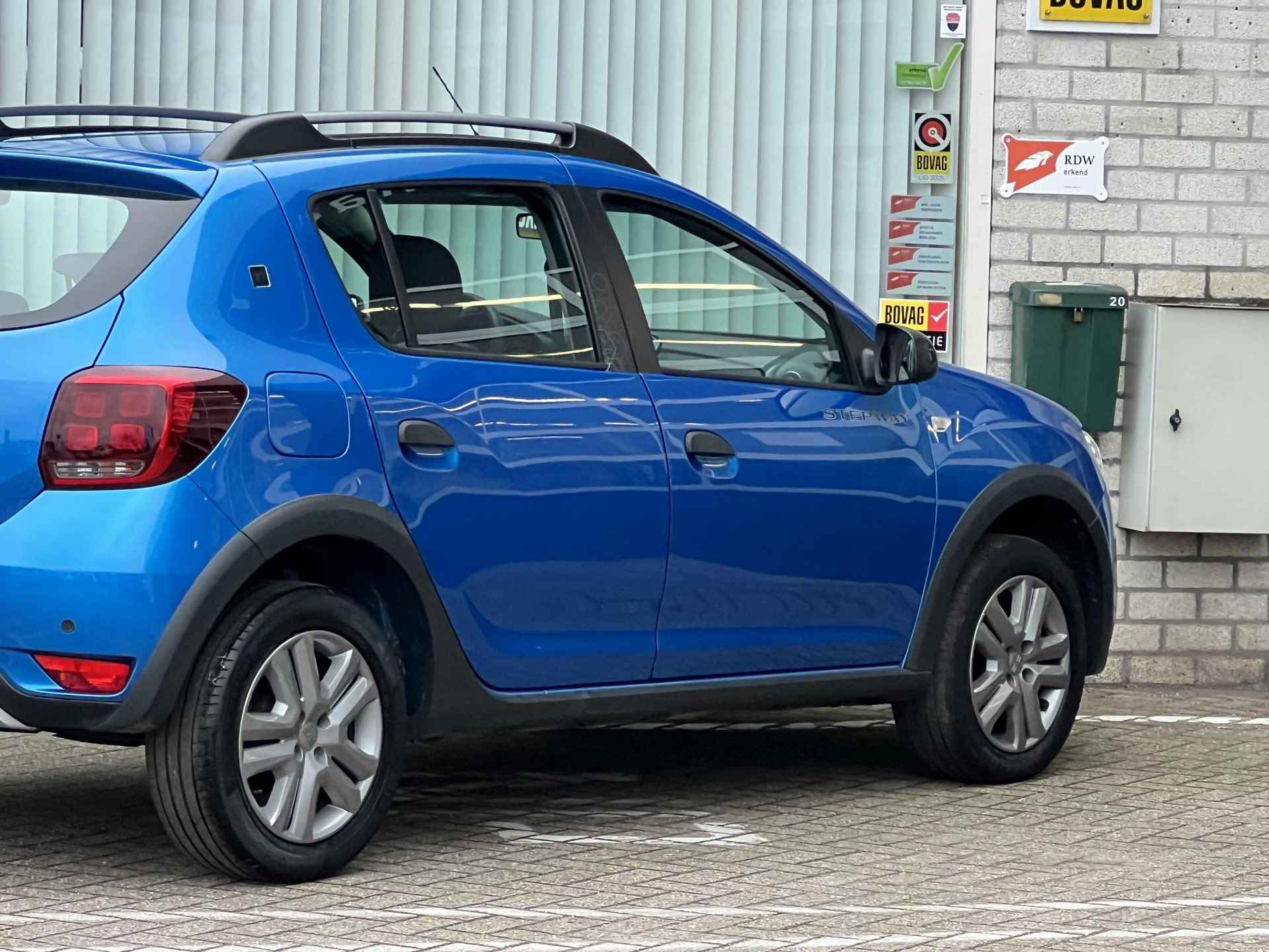 Dacia Sandero 1.0 TCe Bi-Fuel Stepway Serie Limitee 15th Anniv. | Trekhaak | Navigatie | Achteruitrijcamera | Climate Control | Cruise Control | Parkeersensoren | DAB | - 30/32