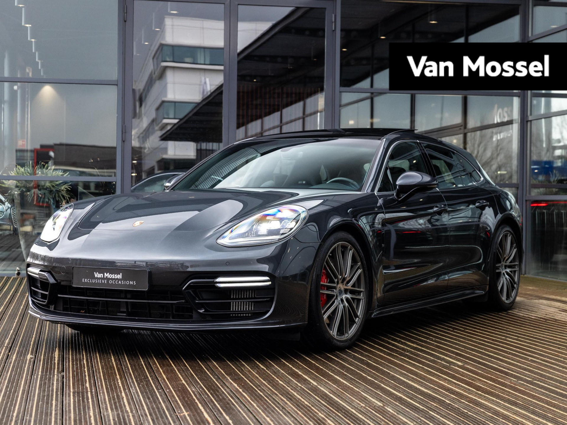 Porsche Panamera Sport Turismo 2.9 4 E-Hybrid | SPORTDESIGN | SPORTCHRONO | SOFTCLOSE | BOSE | PANORAMA/SCHUIF-KANTELDAK | PASM LUCHTVERING | SPORTUITLAATSYSTEEM | NL AUTO | VULKAANGRIJS | 21INCH |