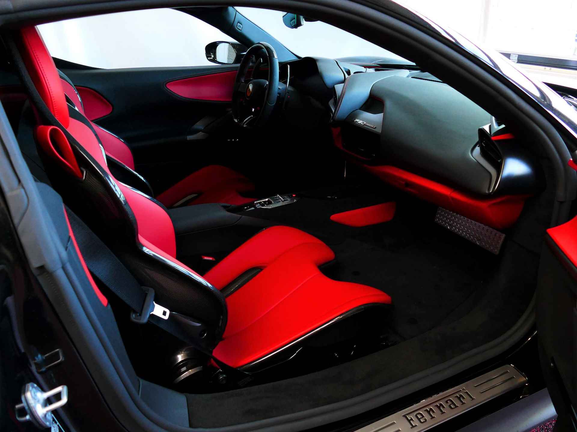 Ferrari SF90 Stradale 4.0 V8 1000 PK PHEV CARBON SEATS/STUUR LIFT CARPLAY AFS CAMERA - 27/72