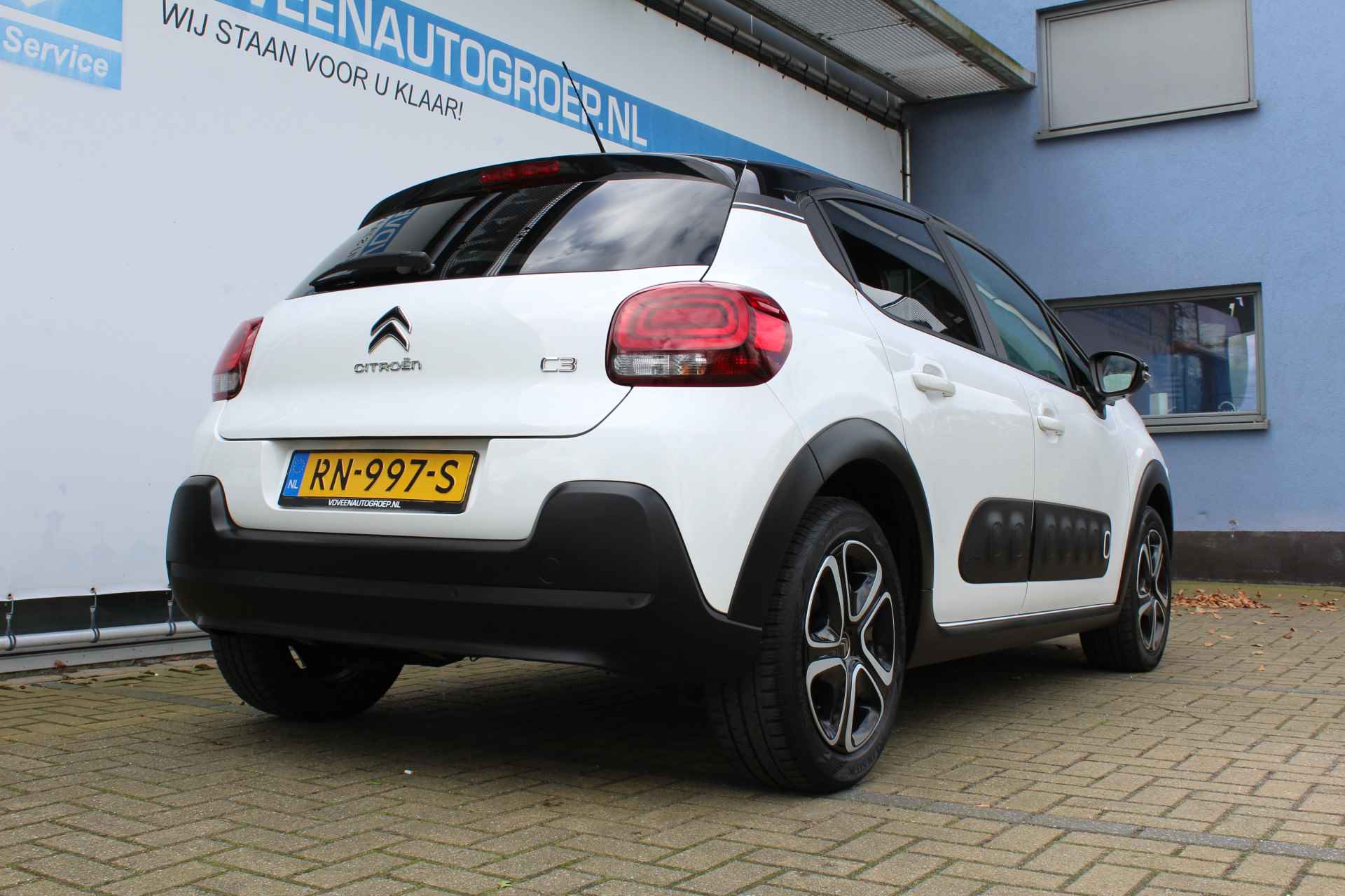 Citroën C3 1.2 PureTech Feel Edition | Incl. 1 jaar Garantie | 2e Eigenaar | Parkeersensoren achter | Cruise controle | Airco | Navigatie | Apple CarPlay/Android Auto | Lane assist | DAB | Multifunctioneel stuurwiel | Getinte ramen | Origineel NL auto | NAP | - 10/42
