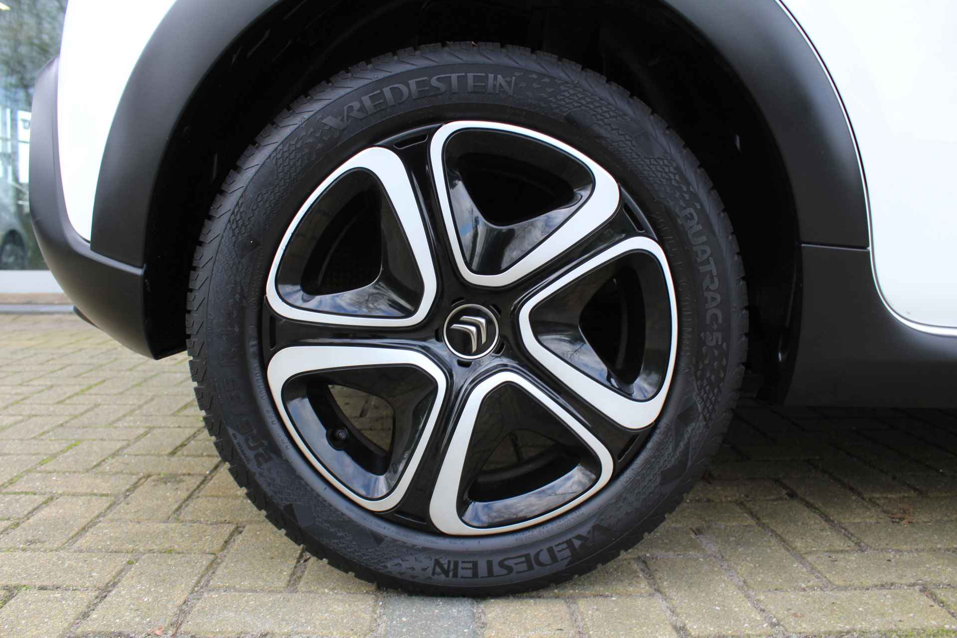Citroën C3 1.2 PureTech Feel Edition | Incl. 1 jaar Garantie | 2e Eigenaar | Parkeersensoren achter | Cruise controle | Airco | Navigatie | Apple CarPlay/Android Auto | Lane assist | DAB | Multifunctioneel stuurwiel | Getinte ramen | Origineel NL auto | NAP | - 14/42