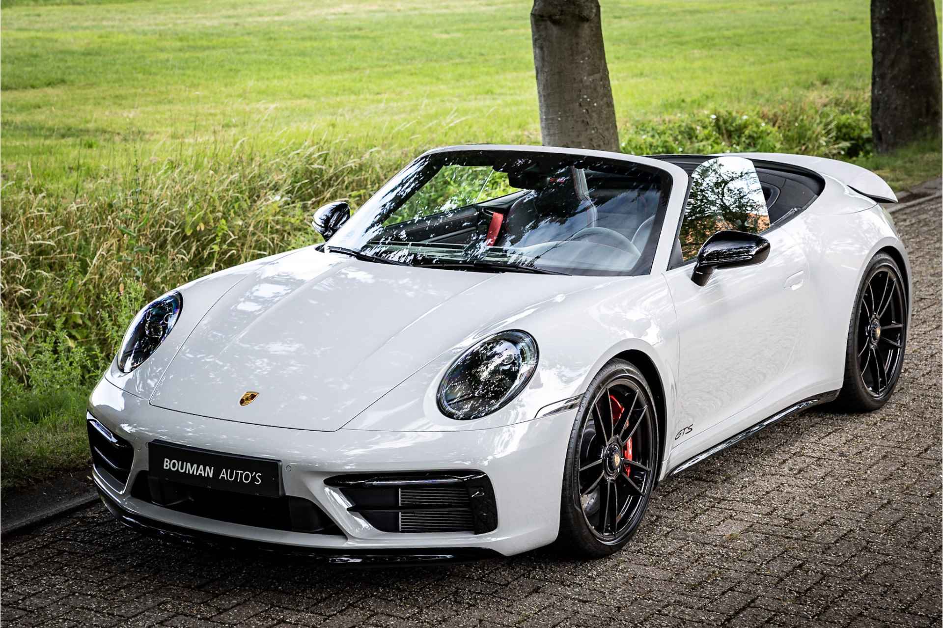 Porsche 911 Cabrio 3.0 Carrera GTS Carbon Sport Design Bose - 2/37