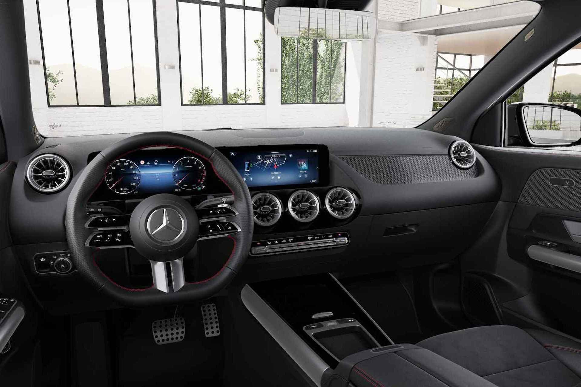 Mercedes-Benz GLA GLA 180 Automaat Star Edition AMG Line | Nightpakket | Panoramadak - 4/8