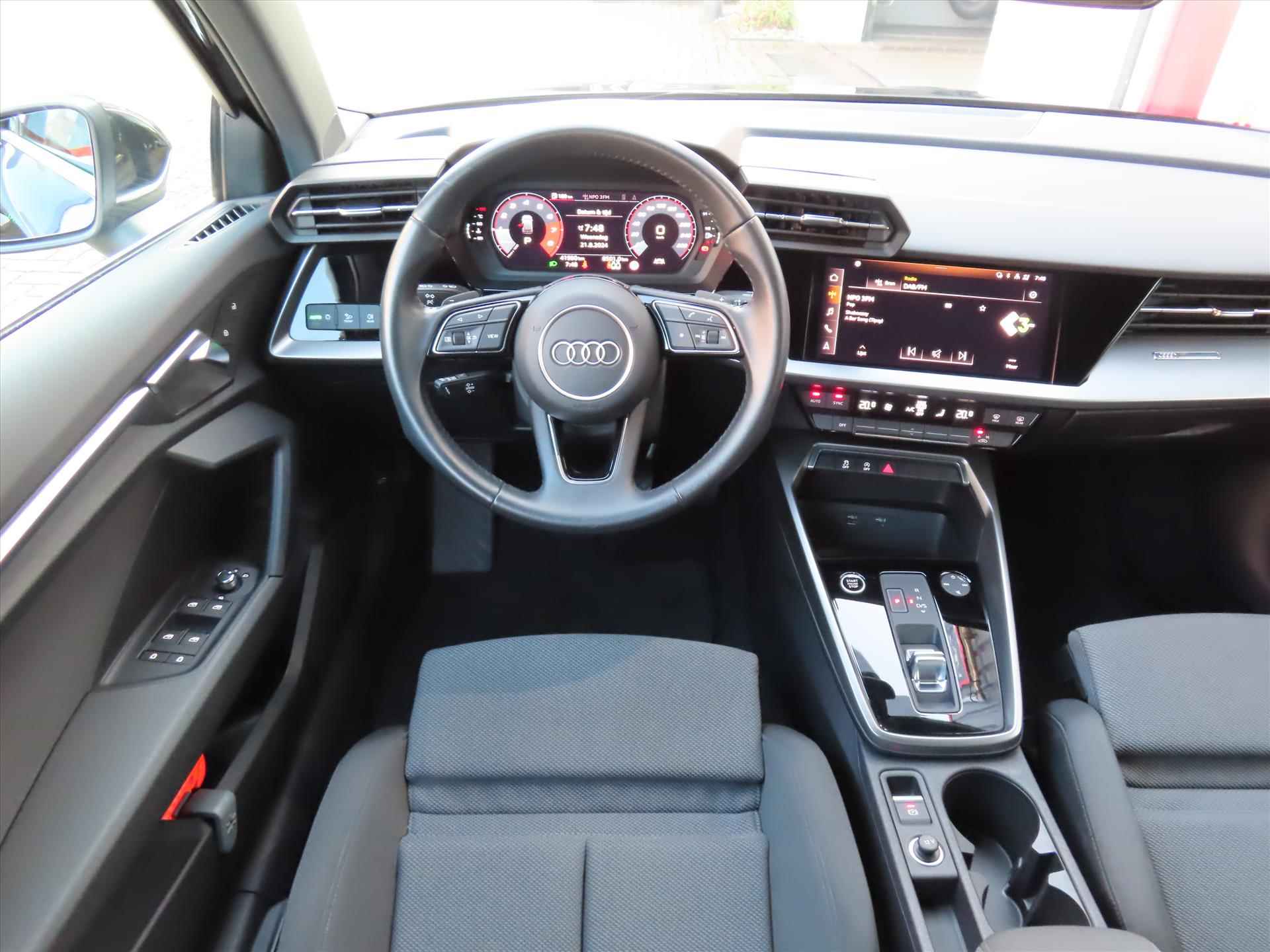 Audi A3 Sportback 35 TFSI 150pk S-tronic Business Edition/ Led koplampen/ Apple Carplay/ Navigatie/ DAB/ Parkeersensoren/ 1 Eigenaar/ Origineel NL/ NAP - 14/43