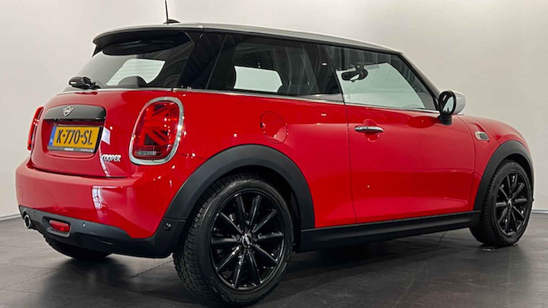 Mini Mini 3-Deurs (f56) 1.5  Cooper Essential 136PK Automaat | PANORAMA DAK - 56/60