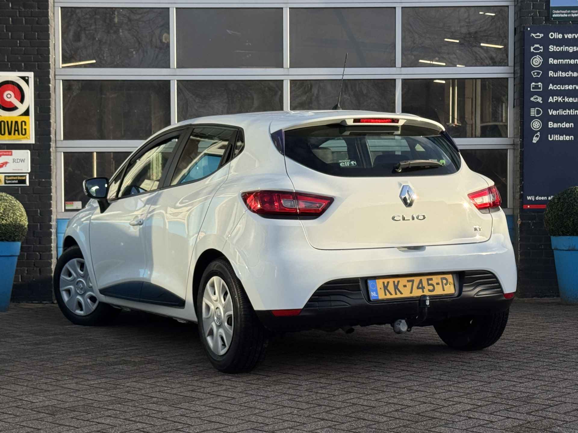 Renault Clio 0.9 TCe Eco2 Expression | Trekhaak | Rijklaar + 12 Maand BOVAG Garantie - 3/47