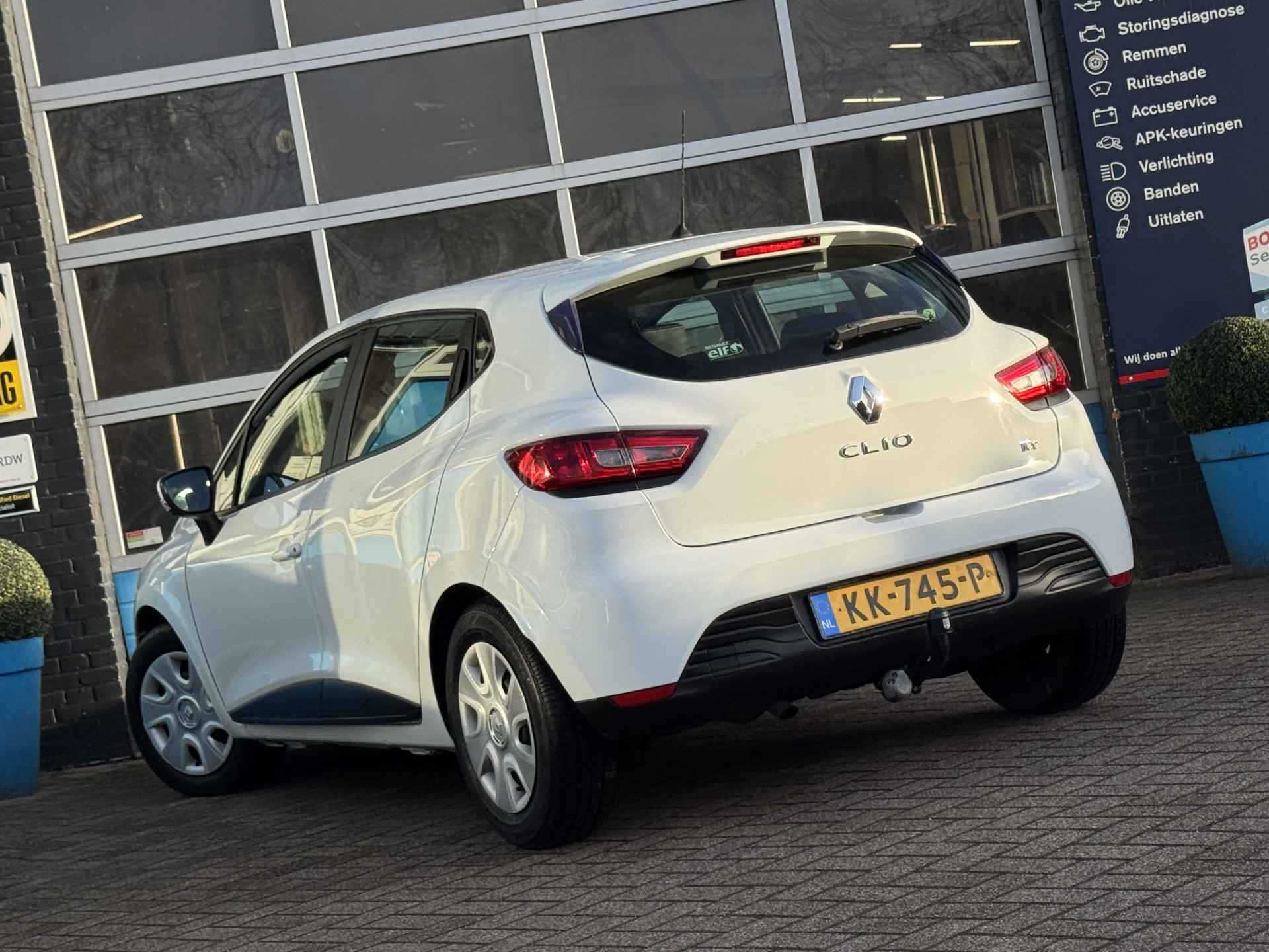 Renault Clio 0.9 TCe Eco2 Expression | Trekhaak | Rijklaar + 12 Maand BOVAG Garantie - 40/47