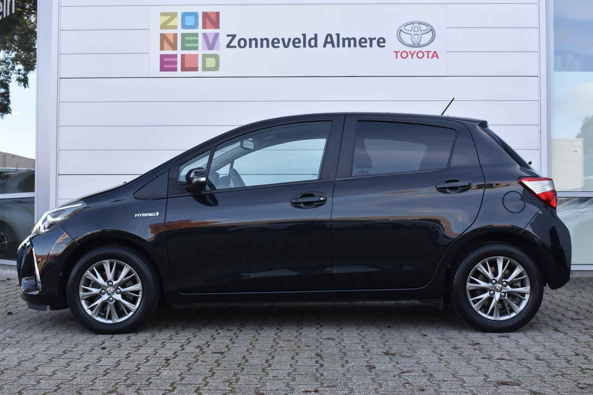 Toyota Yaris 1.5 Hybrid Dynamic - 2/31