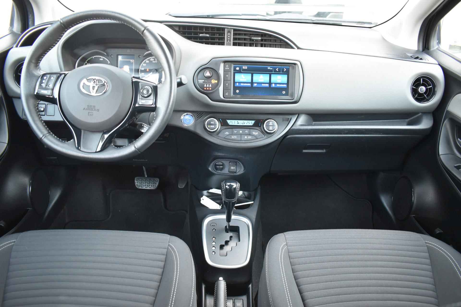 Toyota Yaris 1.5 Hybrid Dynamic - 11/31