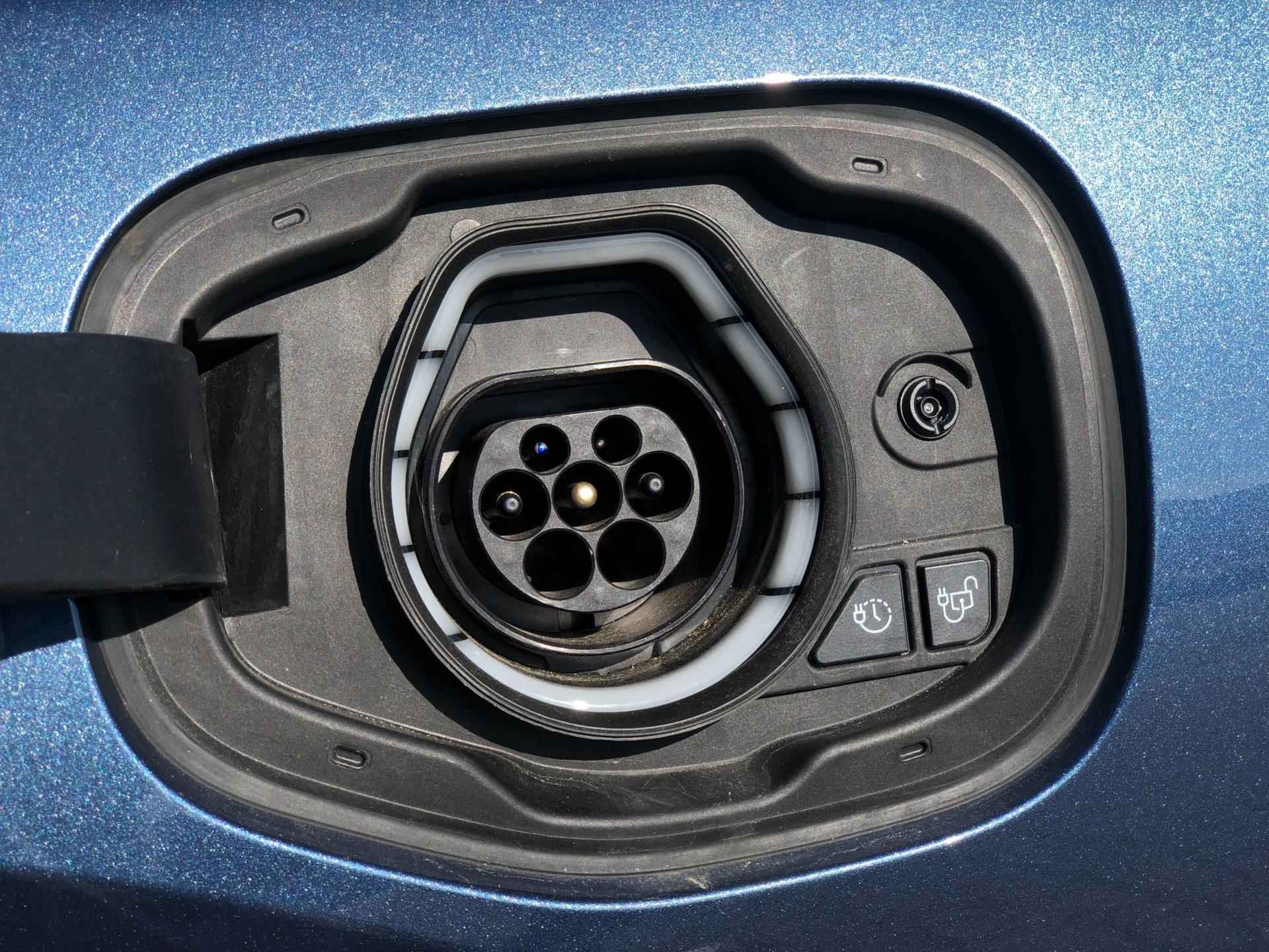 Ford KUGA 2.5 PHEV Titanium 225PK! | Navi, PDC, Cruise, Apple/Android, Climate | 'Chrome Blue' - 34/55
