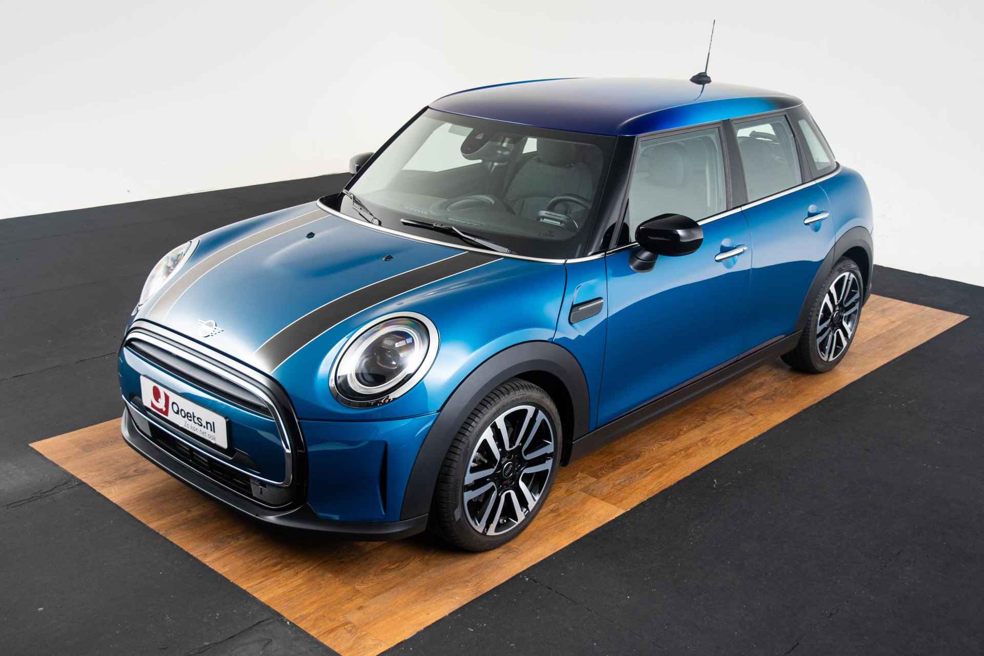 Mini Mini 5-deurs Cooper Classic Stoelverwarming - Comforttoegang - Achteruitrijcamera - Driving Assistant - 17" - 52/60