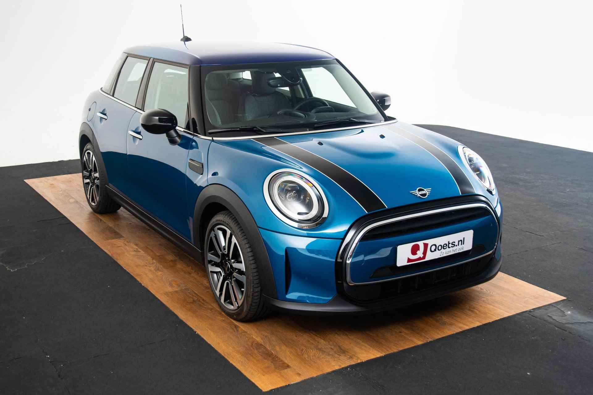 Mini Mini 5-deurs Cooper Classic Stoelverwarming - Comforttoegang - Achteruitrijcamera - Driving Assistant - 17" - 57/60