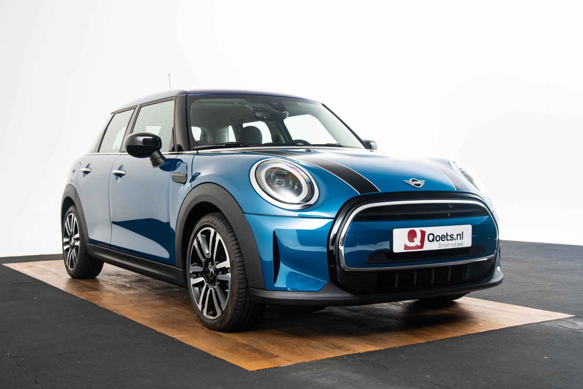 Mini Mini 5-deurs Cooper Classic Stoelverwarming - Comforttoegang - Achteruitrijcamera - Driving Assistant - 17" - 58/60