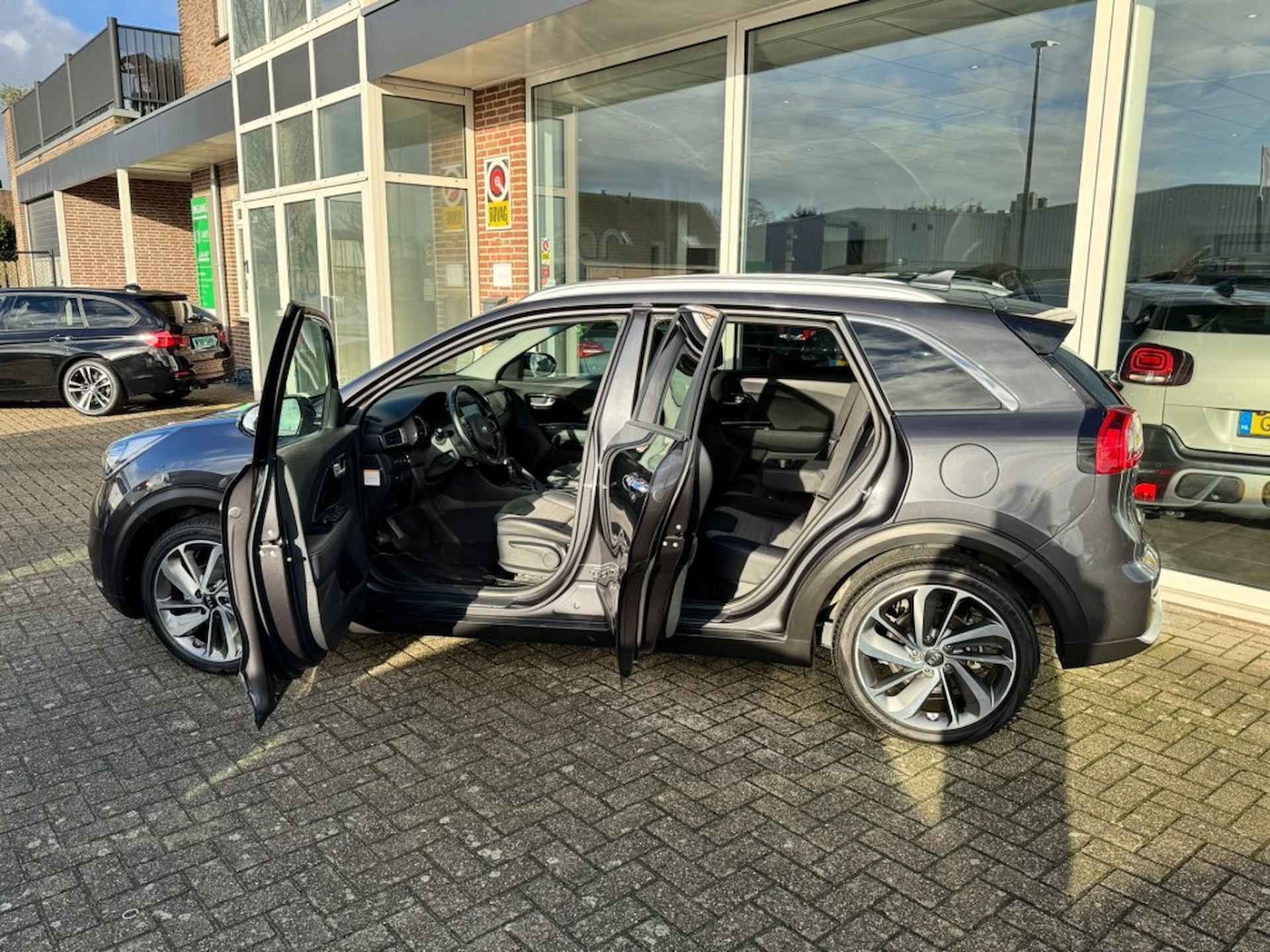 KIA Niro 1.6 GDI H. EXECUT.L - 28/28