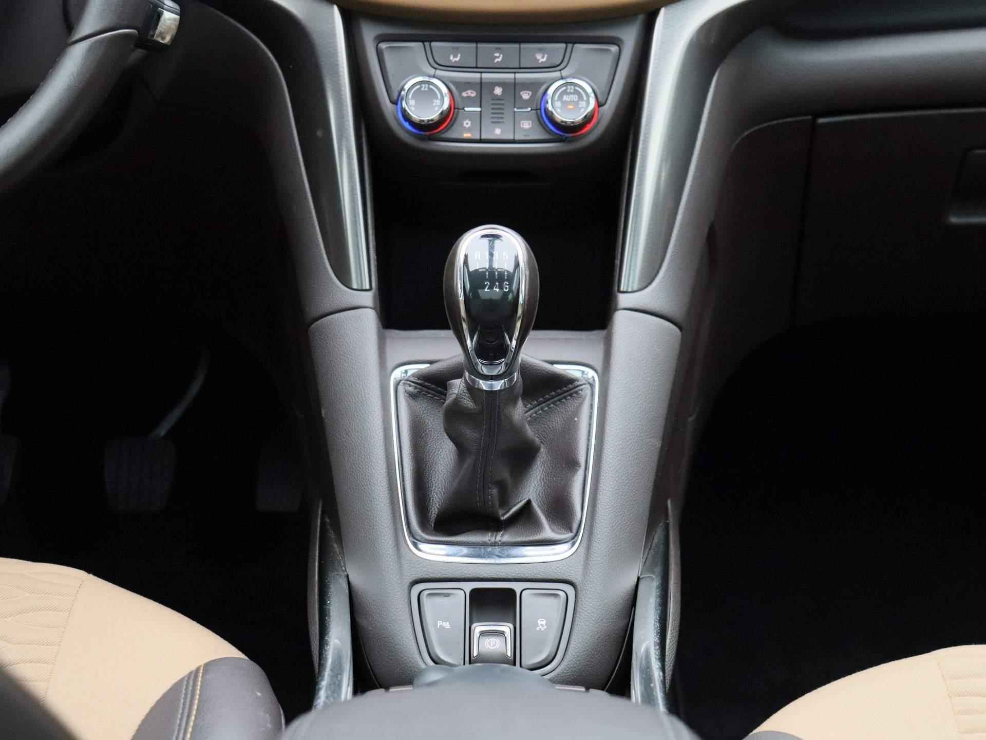 Opel Zafira Tourer 1.4 Cosmo | PANORAMADAK | NAVIGATIE | HALF LEDEREN BEKLEDING | TREKHAAK | CRUISE CONTROL | PARKEERSENSOREN VOOR + ACHTER | CLIMATE CONTROL | - 10/38