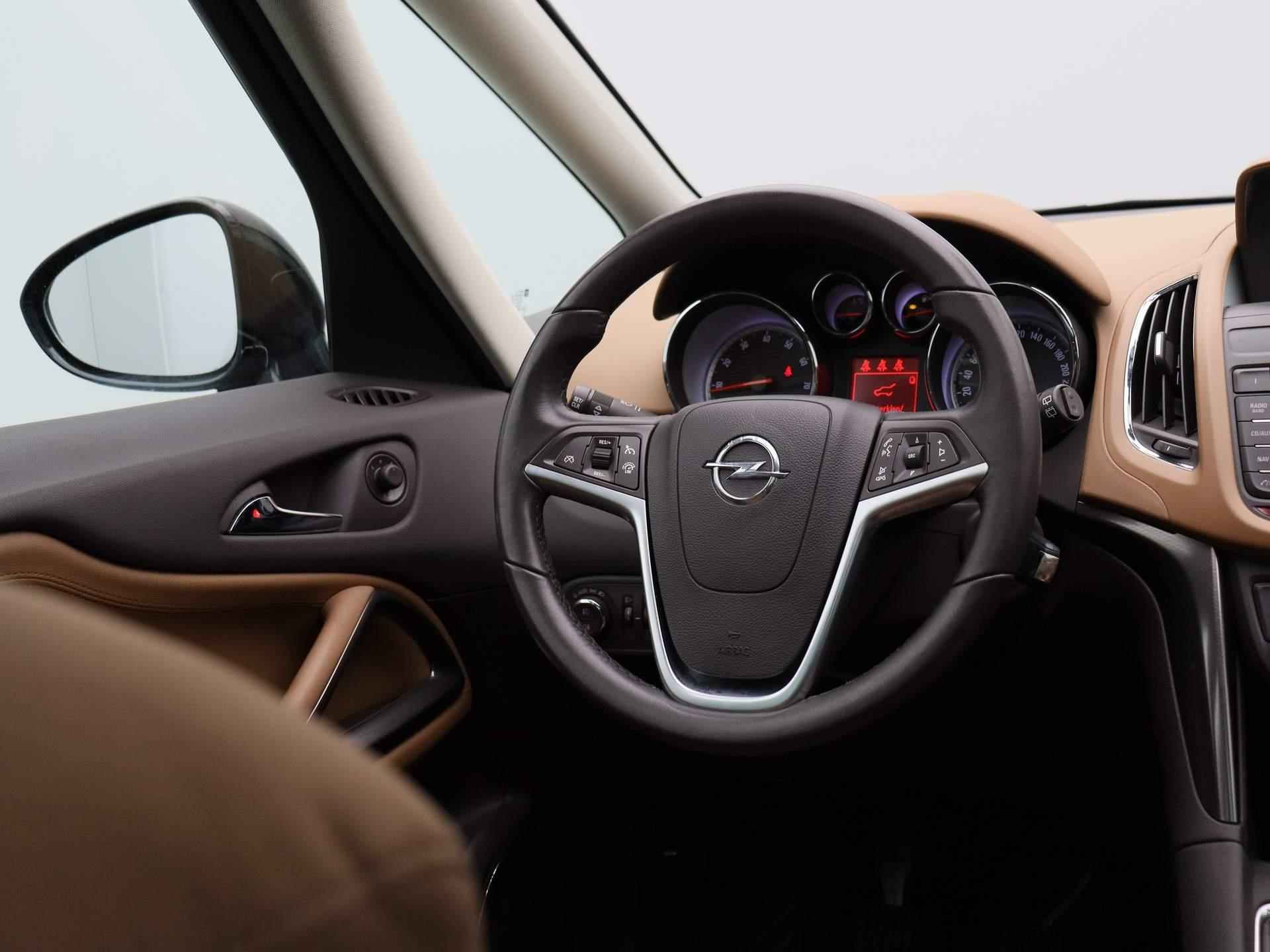 Opel Zafira Tourer 1.4 Cosmo | PANORAMADAK | NAVIGATIE | HALF LEDEREN BEKLEDING | TREKHAAK | CRUISE CONTROL | PARKEERSENSOREN VOOR + ACHTER | CLIMATE CONTROL | - 11/38