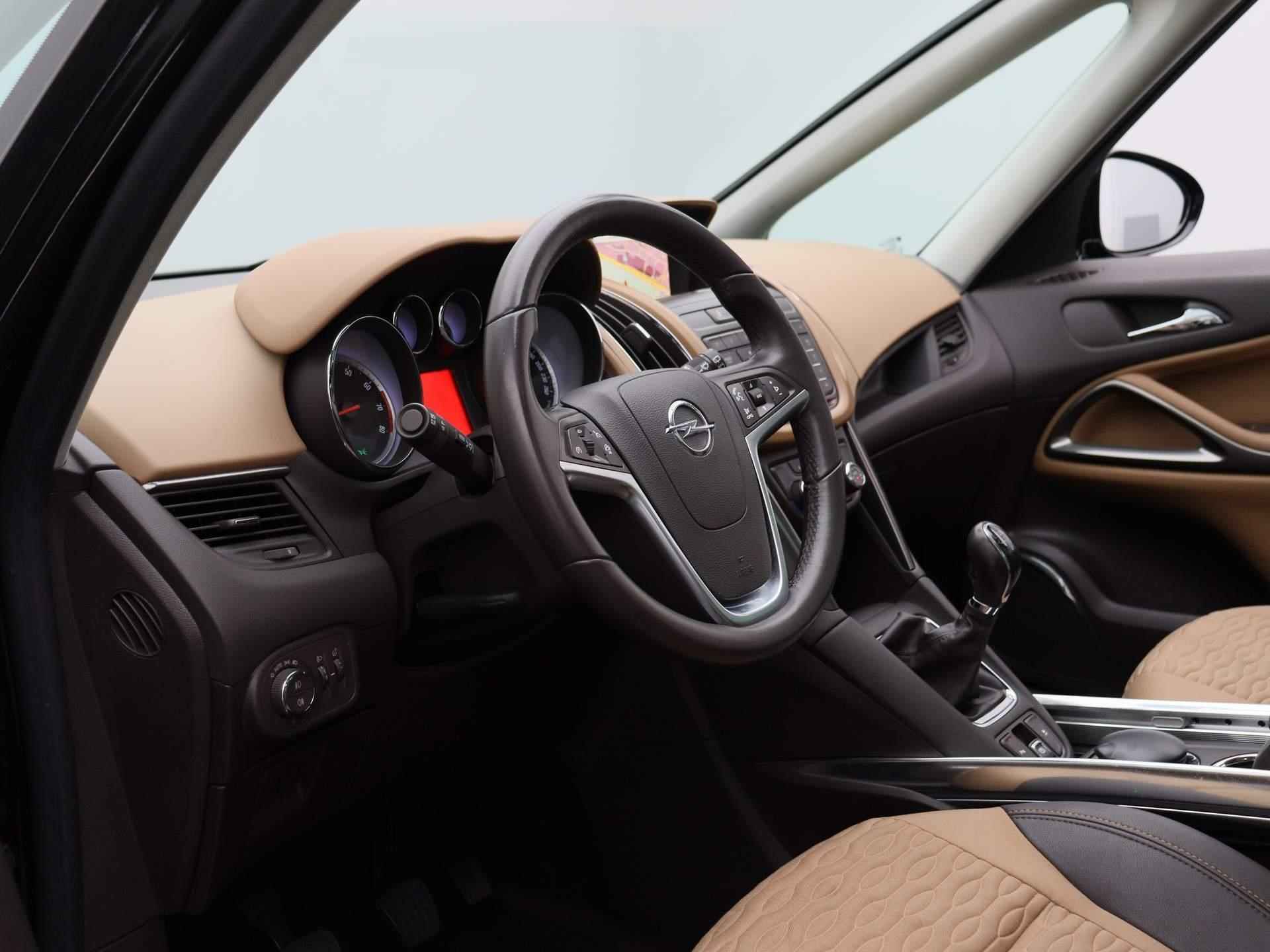 Opel Zafira Tourer 1.4 Cosmo | PANORAMADAK | NAVIGATIE | HALF LEDEREN BEKLEDING | TREKHAAK | CRUISE CONTROL | PARKEERSENSOREN VOOR + ACHTER | CLIMATE CONTROL | - 30/38