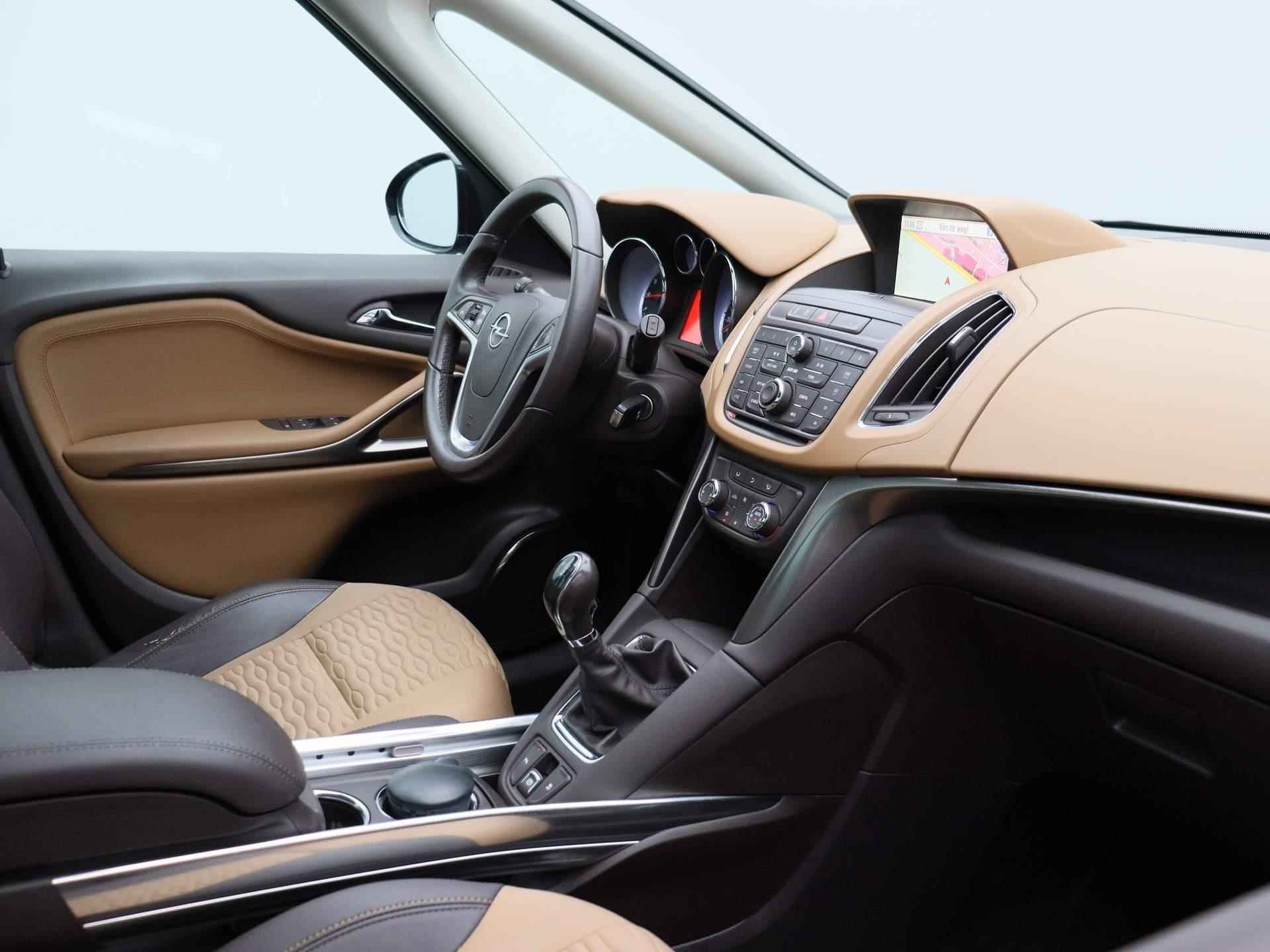 Opel Zafira Tourer 1.4 Cosmo | PANORAMADAK | NAVIGATIE | HALF LEDEREN BEKLEDING | TREKHAAK | CRUISE CONTROL | PARKEERSENSOREN VOOR + ACHTER | CLIMATE CONTROL | - 33/38