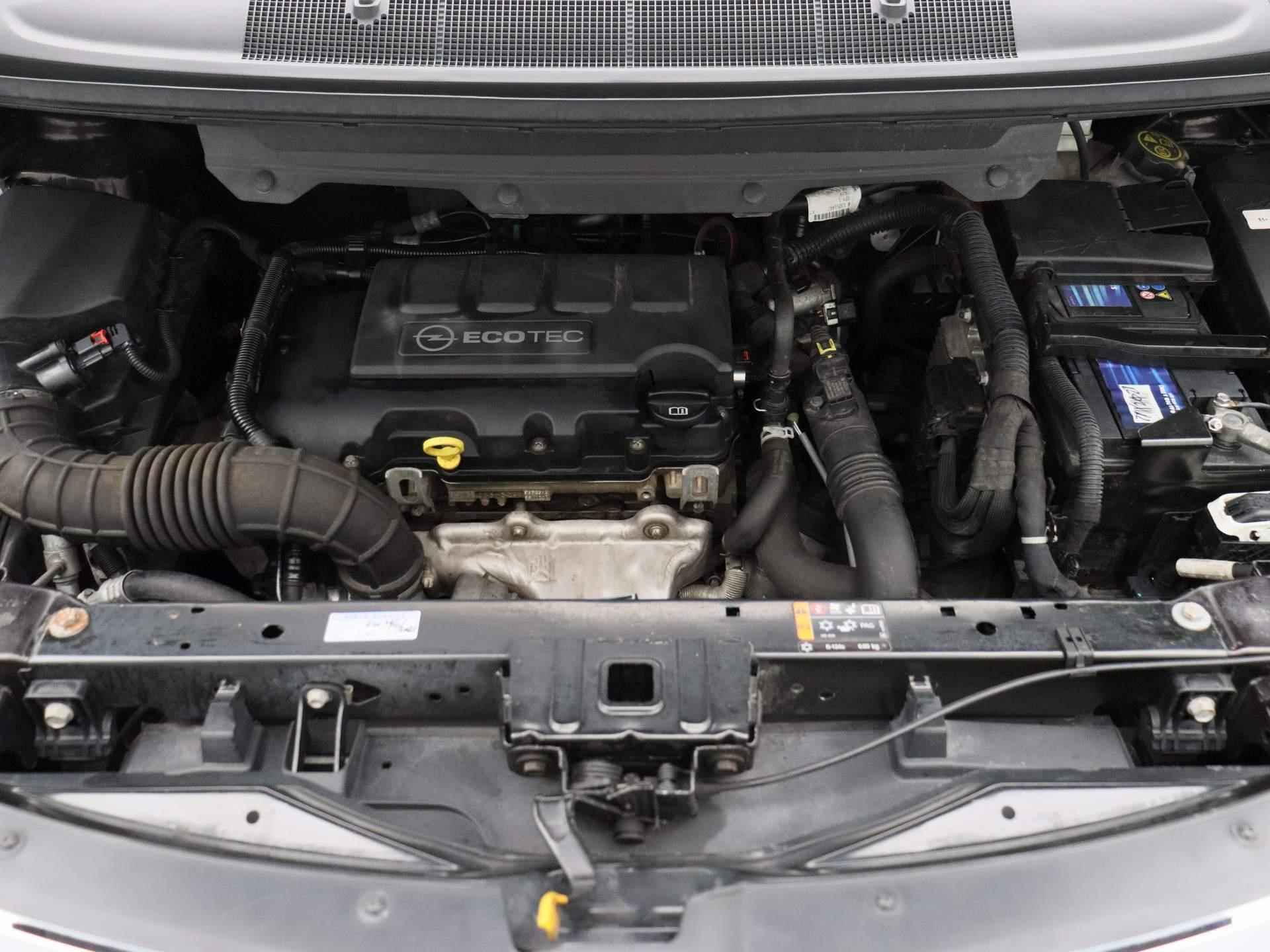 Opel Zafira Tourer 1.4 Cosmo | PANORAMADAK | NAVIGATIE | HALF LEDEREN BEKLEDING | TREKHAAK | CRUISE CONTROL | PARKEERSENSOREN VOOR + ACHTER | CLIMATE CONTROL | - 35/38