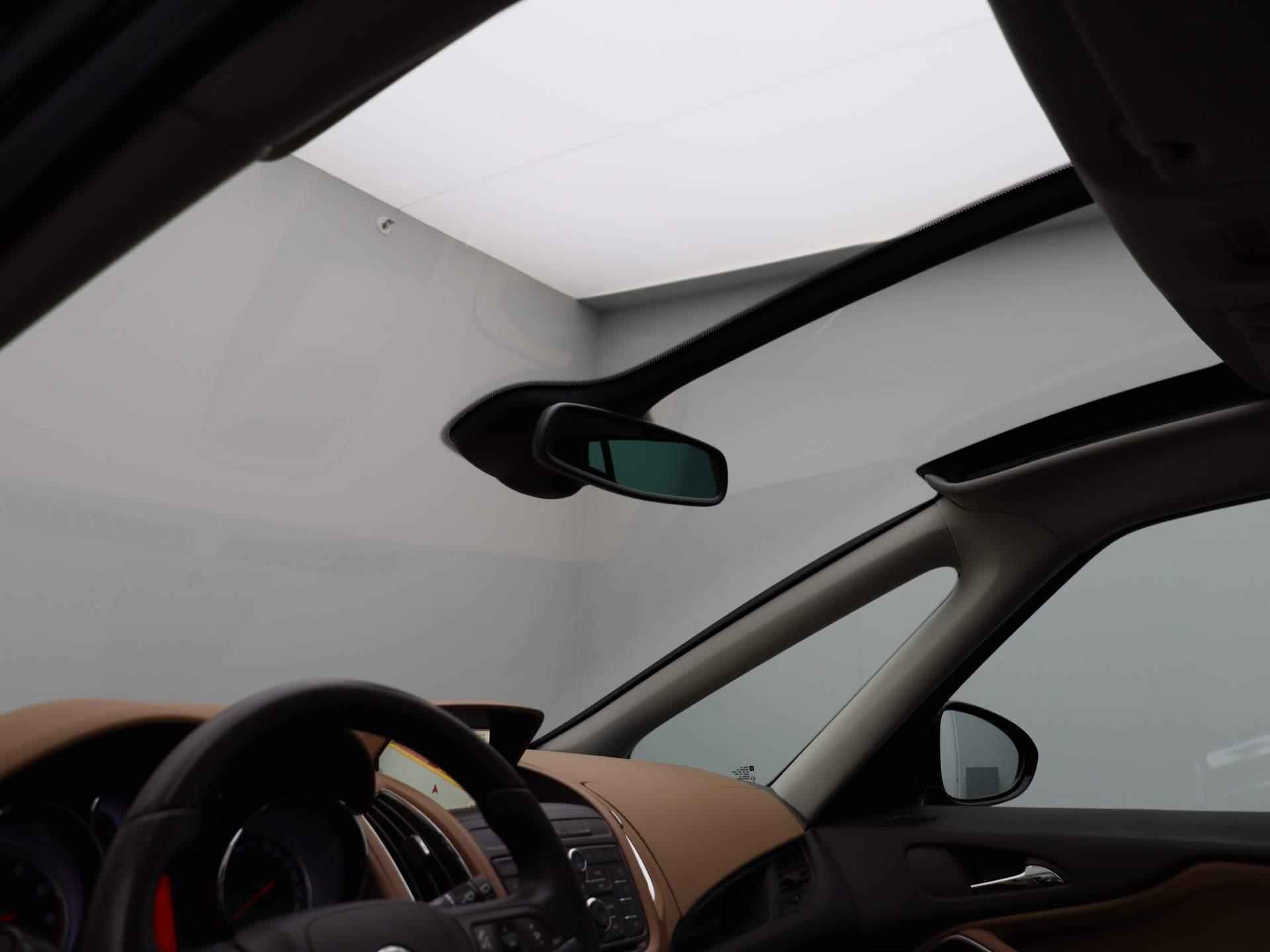 Opel Zafira Tourer 1.4 Cosmo | PANORAMADAK | NAVIGATIE | HALF LEDEREN BEKLEDING | TREKHAAK | CRUISE CONTROL | PARKEERSENSOREN VOOR + ACHTER | CLIMATE CONTROL | - 37/38