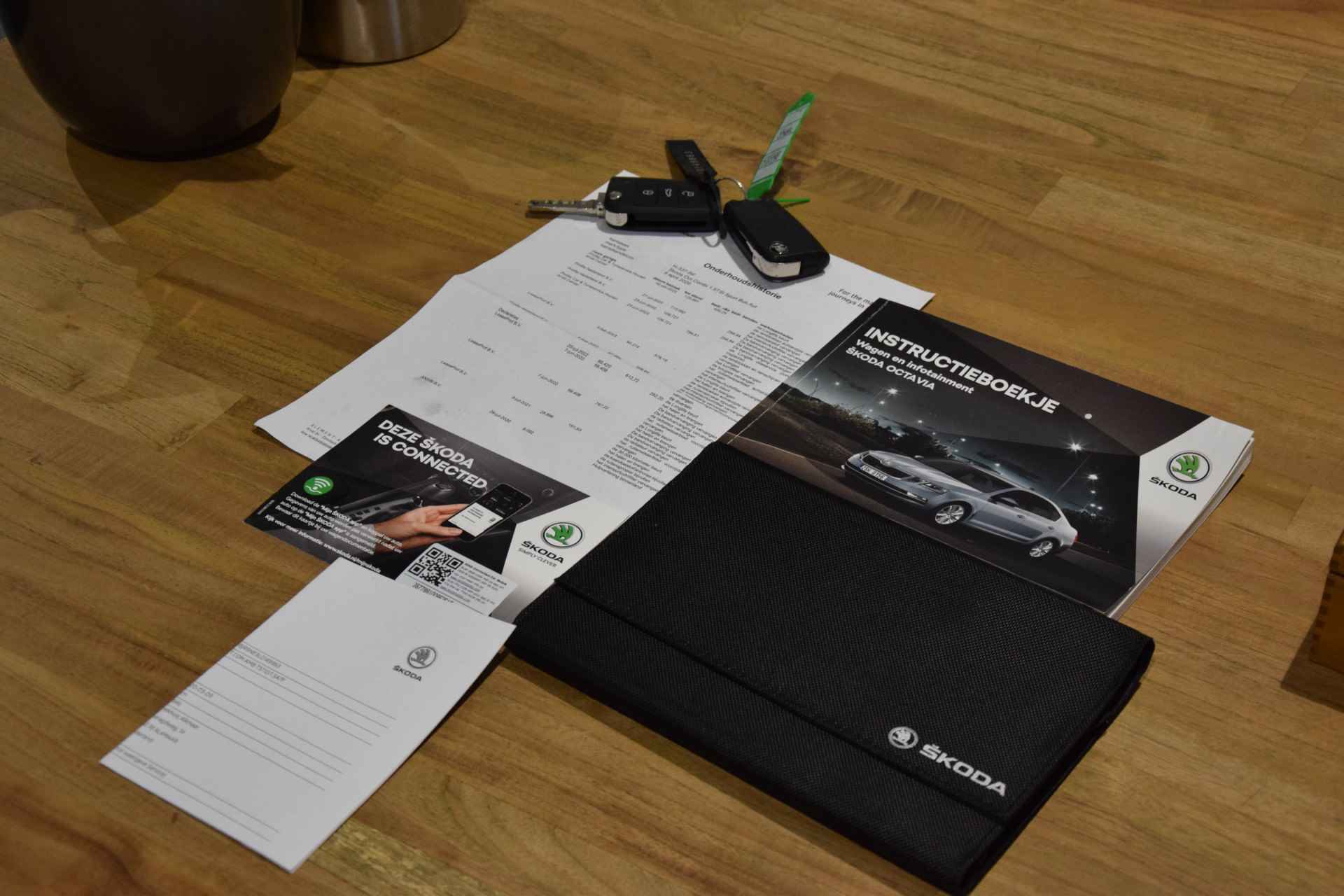 Škoda Octavia Combi 1.5 TSI Greentech Sport Business | NL-Auto | BOVAG Garantie | Trekhaak |  Apple Carplay/Android Auto | Sportstoelen en Stuur | 17'' Velgen | Navigatie | PDC Achter | - 16/39