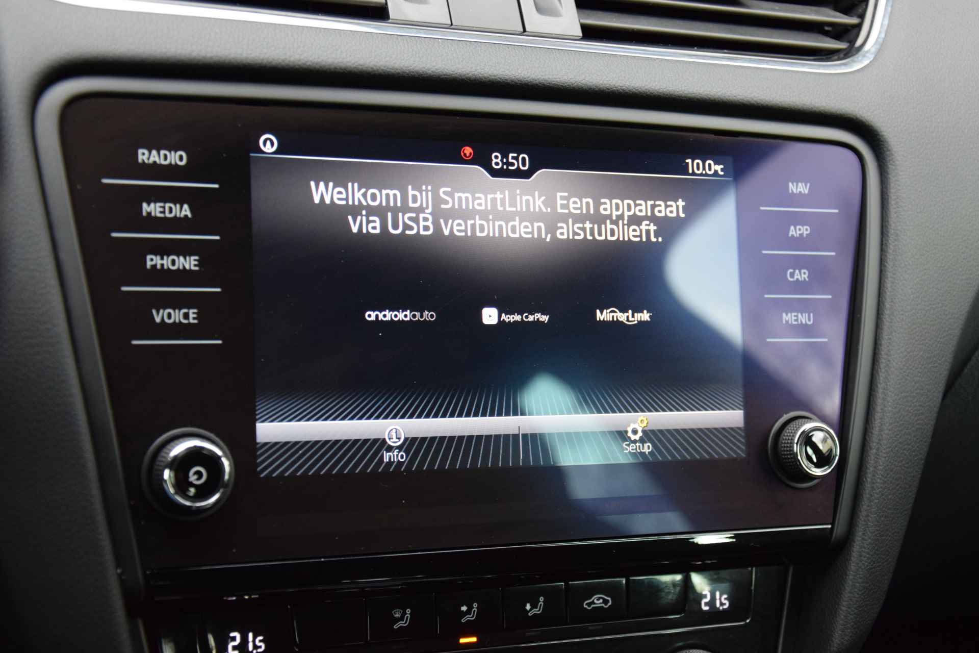 Škoda Octavia Combi 1.5 TSI Greentech Sport Business | NL-Auto | BOVAG Garantie | Trekhaak |  Apple Carplay/Android Auto | Sportstoelen en Stuur | 17'' Velgen | Navigatie | PDC Achter | - 22/39