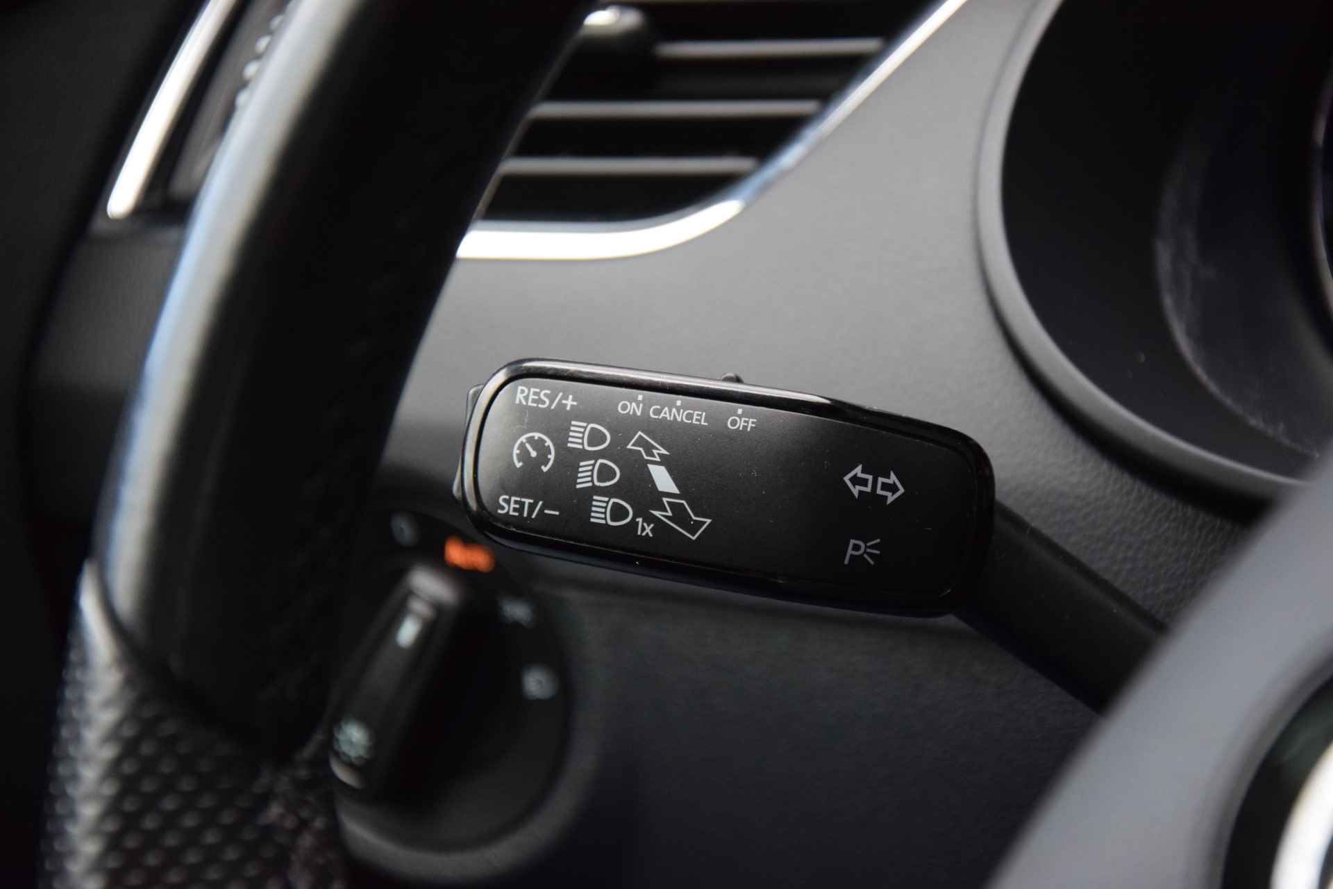 Škoda Octavia Combi 1.5 TSI Greentech Sport Business | NL-Auto | BOVAG Garantie | Trekhaak |  Apple Carplay/Android Auto | Sportstoelen en Stuur | 17'' Velgen | Navigatie | PDC Achter | - 29/39