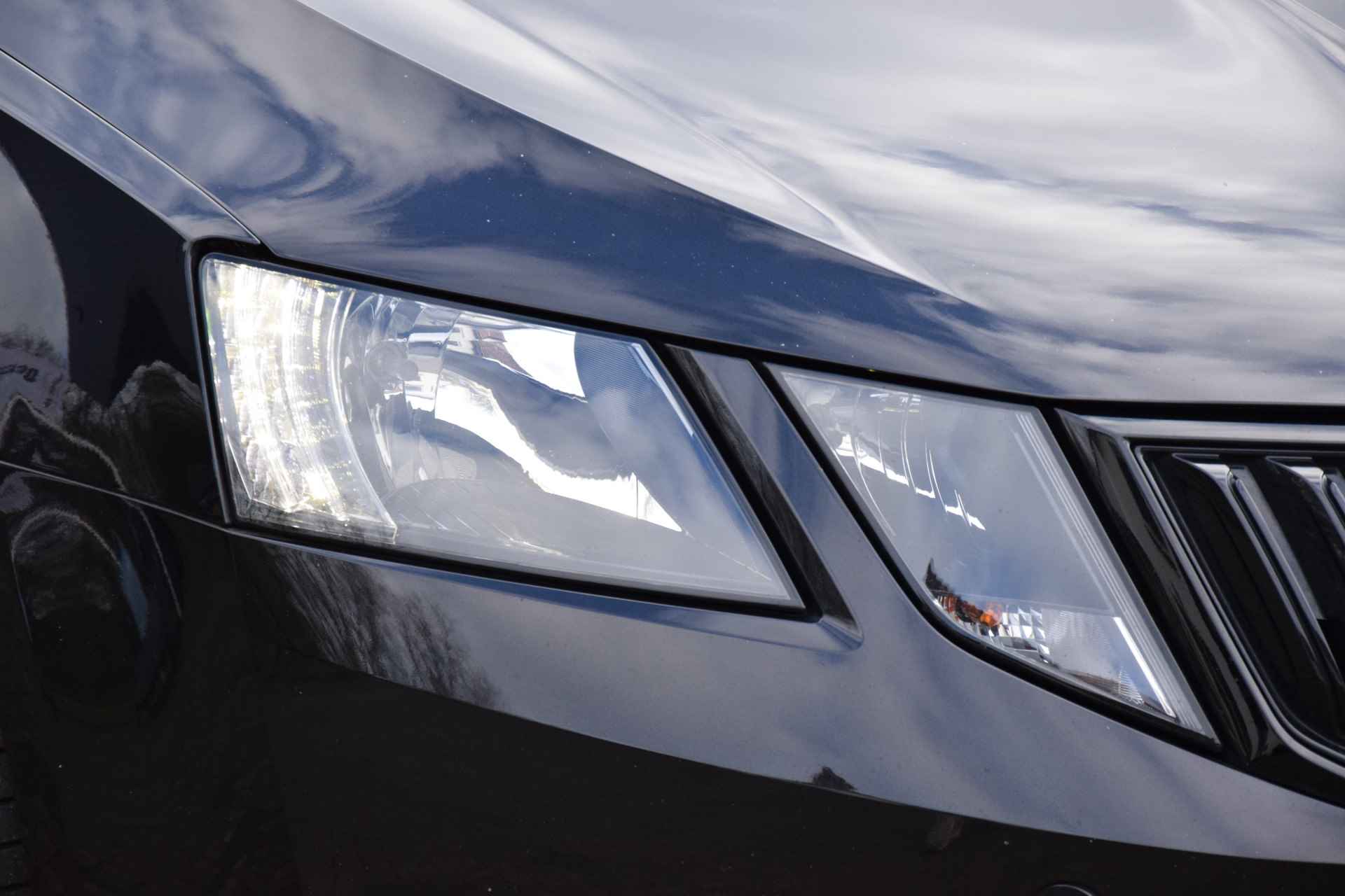 Škoda Octavia Combi 1.5 TSI Greentech Sport Business | NL-Auto | BOVAG Garantie | Trekhaak |  Apple Carplay/Android Auto | Sportstoelen en Stuur | 17'' Velgen | Navigatie | PDC Achter | - 32/39