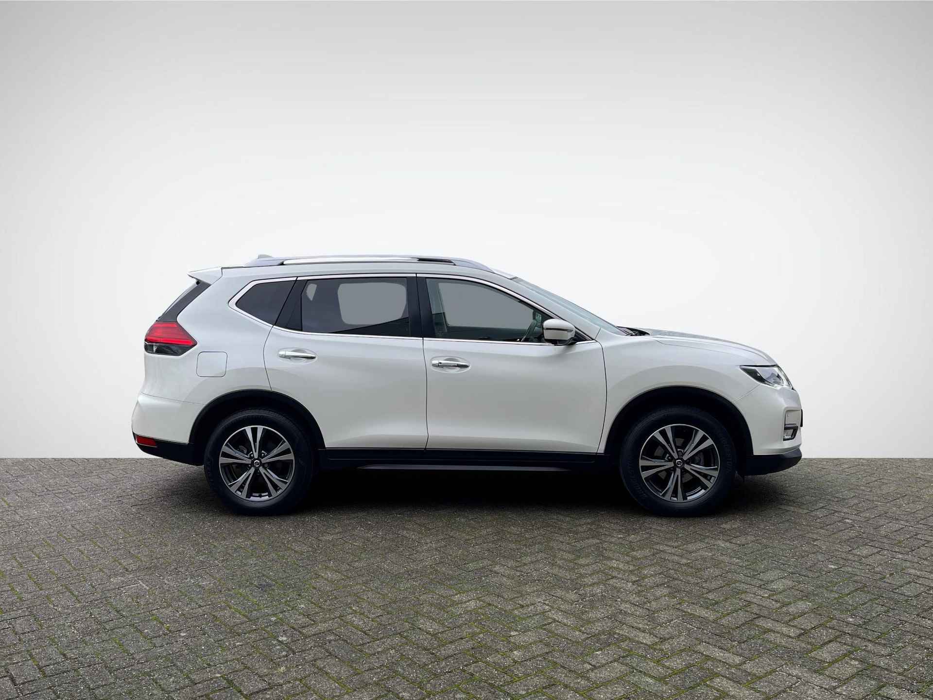 Nissan X-Trail 1.6 DIG-T N-Connecta | Trekhaak | Panoramadak | Navigatie | 360° Camera | Keyless Entry | Cruise & Climate Control | Rijklaarprijs! - 3/26