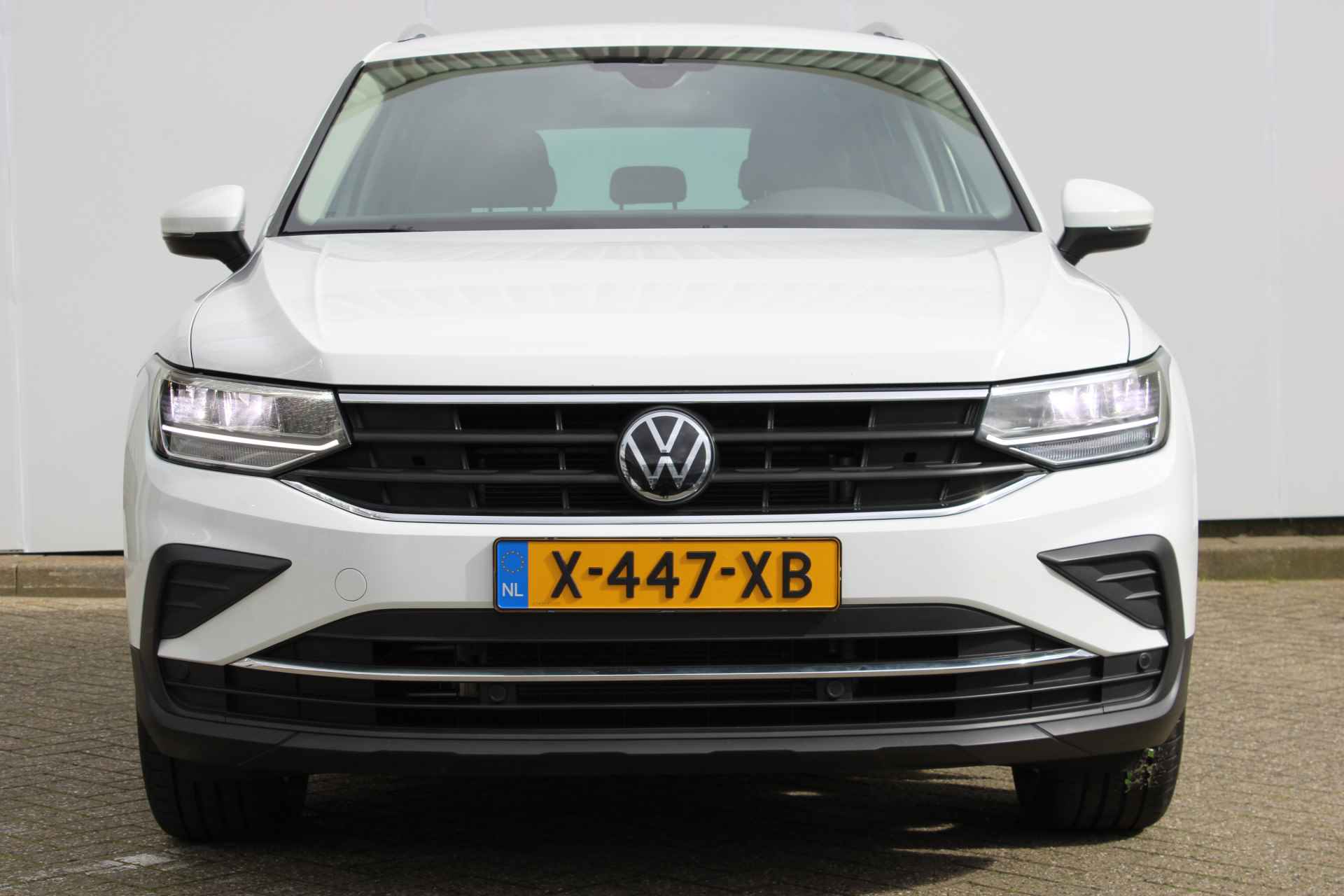 Volkswagen Tiguan 1.5 TSI Life Business | Camera | Elek.Trekhaak | Navi via App | Stoel & Stuurverwarming - 3/45