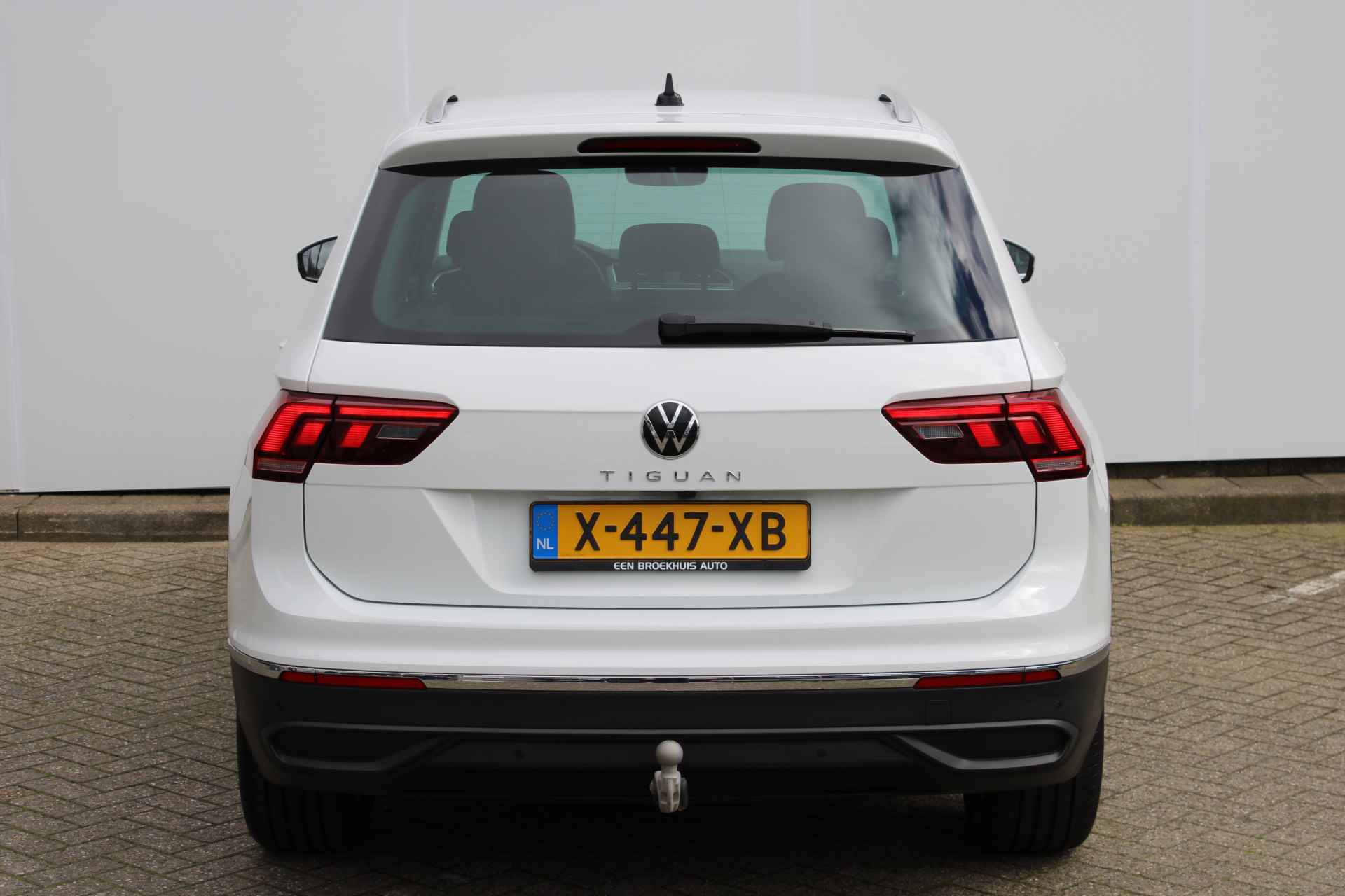 Volkswagen Tiguan 1.5 TSI Life Business | Camera | Elek.Trekhaak | Navi via App | Stoel & Stuurverwarming - 6/45