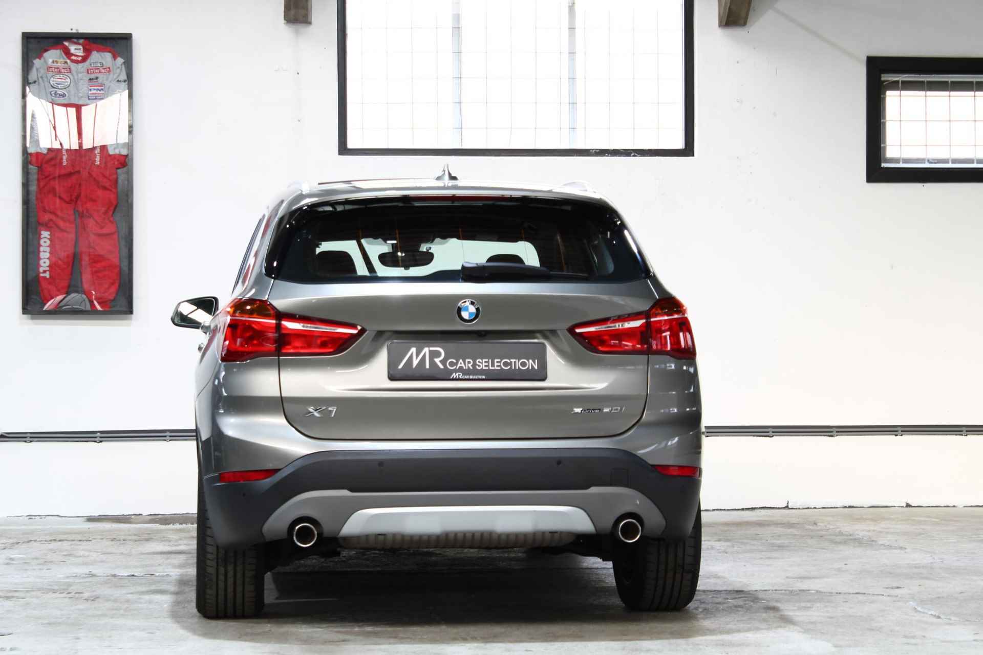 BMW X1 sDrive20i High Executive | Panoramadak | Head-Up | Camera | 18 inch | Leder | NL Auto | BTW | - 9/31