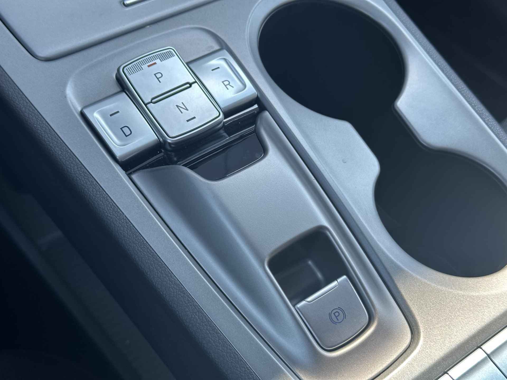 Hyundai Kona EV Fashion 39 kWh / Navigatie / Airco / Bluetooth / KRELL Audio / Keyless / Achteruitrij Camera / - 20/42