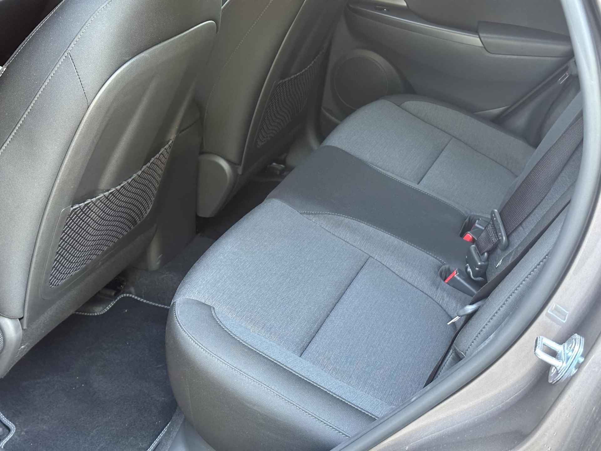 Hyundai Kona EV Fashion 39 kWh / Navigatie / Airco / Bluetooth / KRELL Audio / Keyless / Achteruitrij Camera / - 25/42