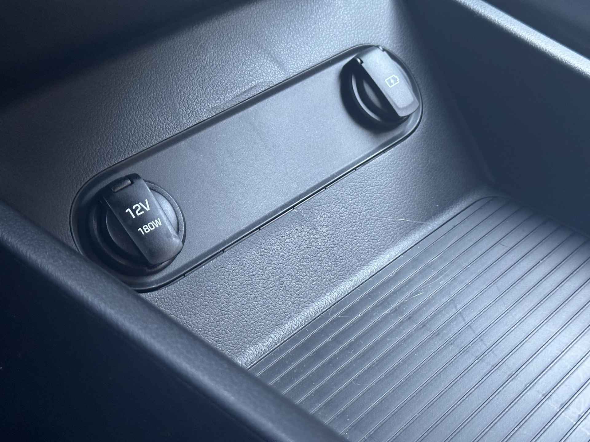 Hyundai Kona EV Fashion 39 kWh / Navigatie / Airco / Bluetooth / KRELL Audio / Keyless / Achteruitrij Camera / - 35/42