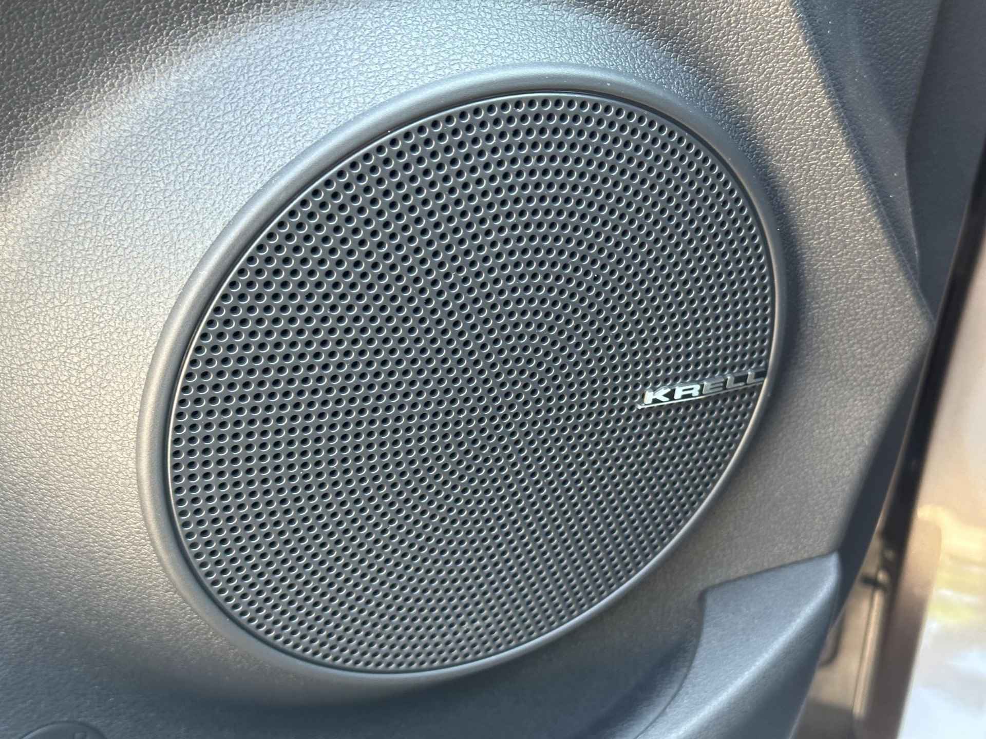 Hyundai Kona EV Fashion 39 kWh / Navigatie / Airco / Bluetooth / KRELL Audio / Keyless / Achteruitrij Camera / - 36/42