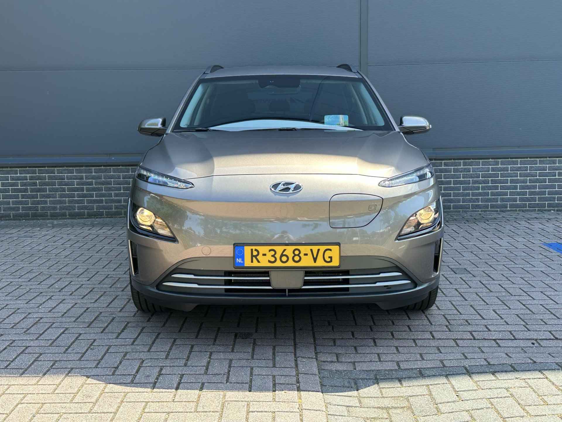 Hyundai Kona EV Fashion standaard range / Navigatie / Airco / Bluetooth / KRELL Audio / Keyless / Achteruitrij Camera / - 27/42