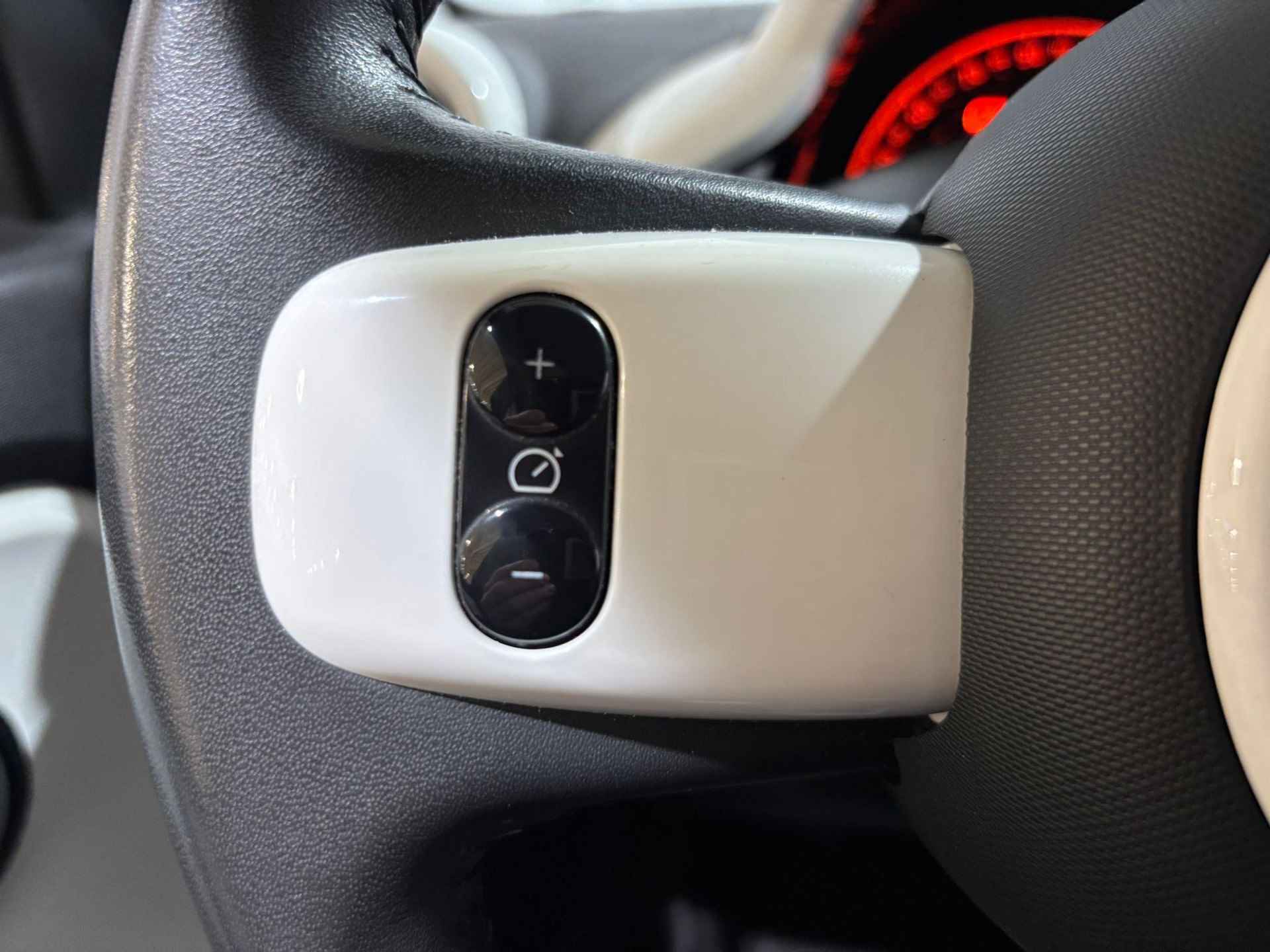 Renault Twingo 1.0 - 75PK SCe Collection | 1e eigenaar | Airco | Apple CarPlay/Android Auto | Bluetooth | Elektrische Ramen & Spiegels | Licht Sensor | LED Dagrijverlichting | - 22/32