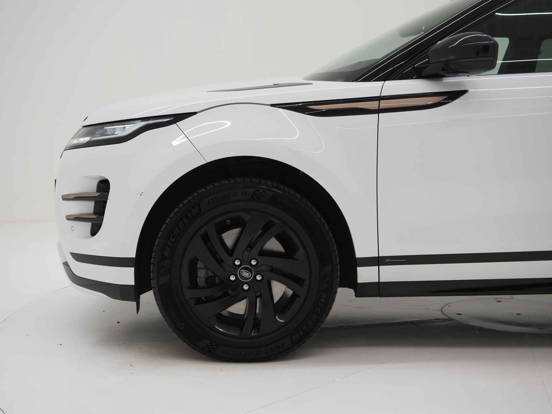 Land Rover Range Rover Evoque P200 AWD R-Dynamic S | Leder | El. achterklep | Verwarmbare voorstoelen | Camera - 4/29