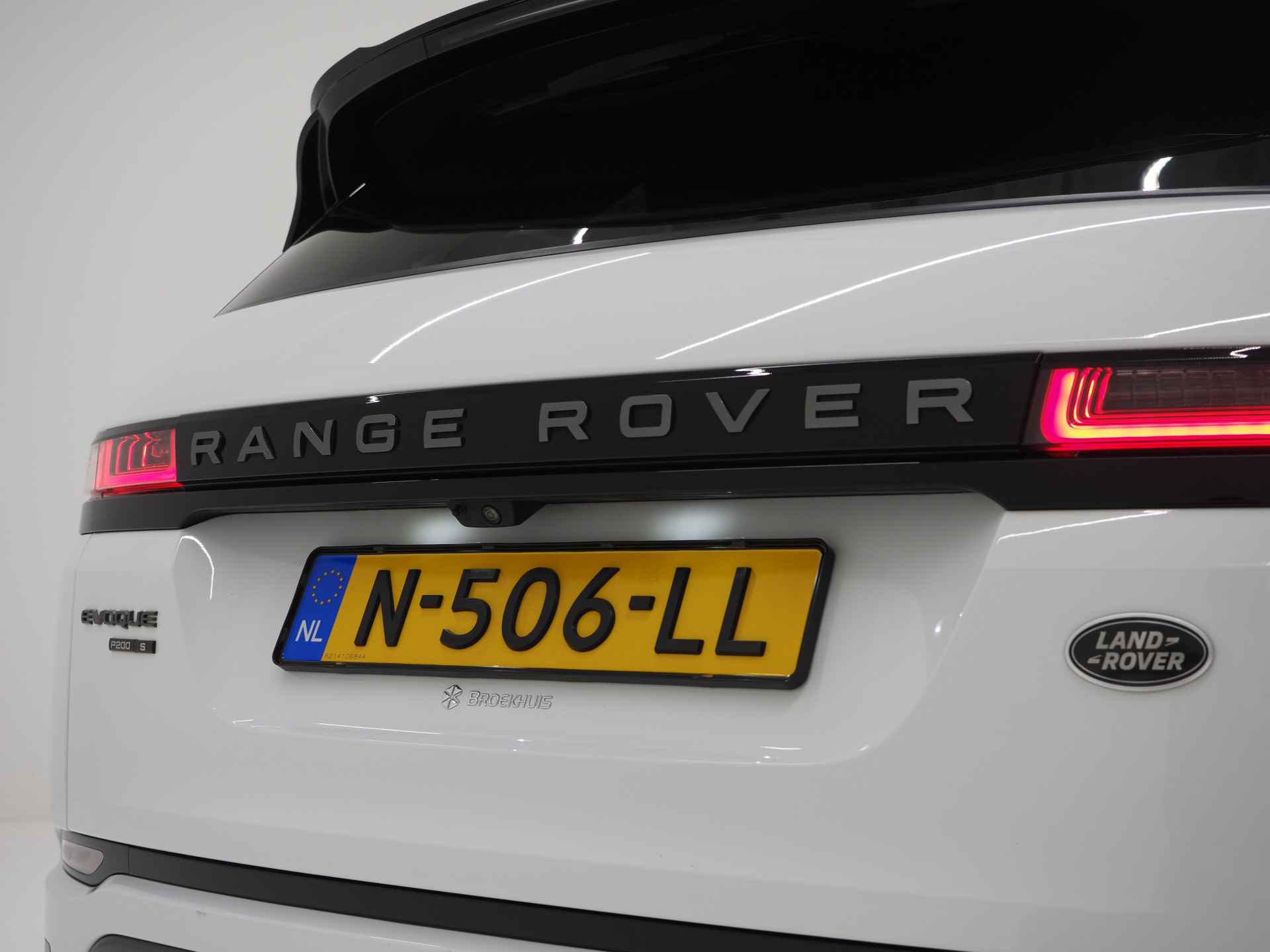 Land Rover Range Rover Evoque P200 AWD R-Dynamic S | Leder | El. achterklep | Verwarmbare voorstoelen | Camera - 7/29