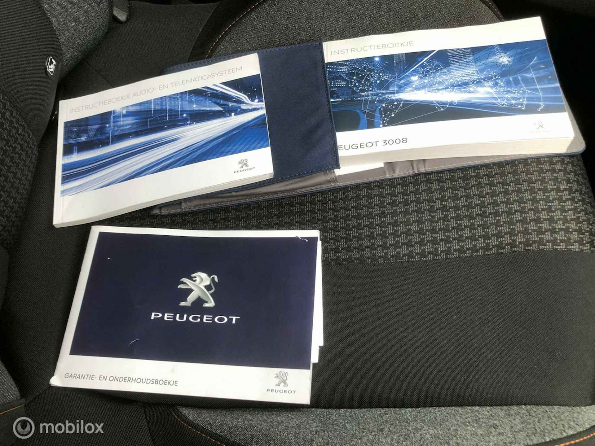 Peugeot 3008 - 1.2 PureTech Blue Lease Executive 130pk navi | clima | camera | LMV - 30/65
