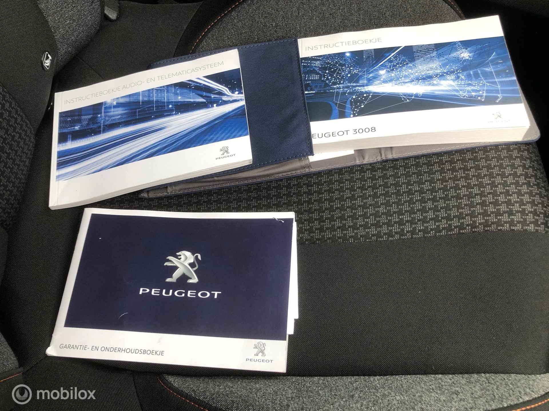 Peugeot 3008 - 1.2 PureTech Blue Lease Executive 130pk navi | clima | camera | LMV - 60/65