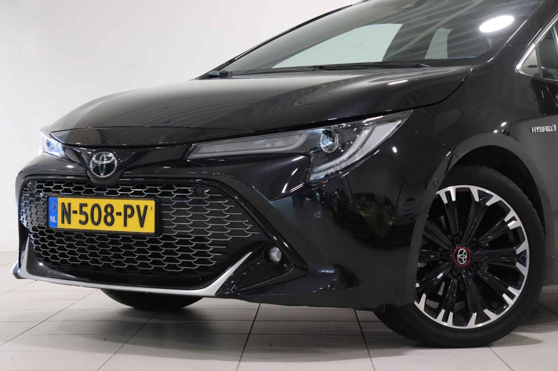 Toyota Corolla Touring Sports 1.8 Hybrid GR-Sport, Apple Carplay & Android Auto, Stoelverwarming, Draadloze telefoonlader, Parkeersensoren, Keyless entry! - 28/36