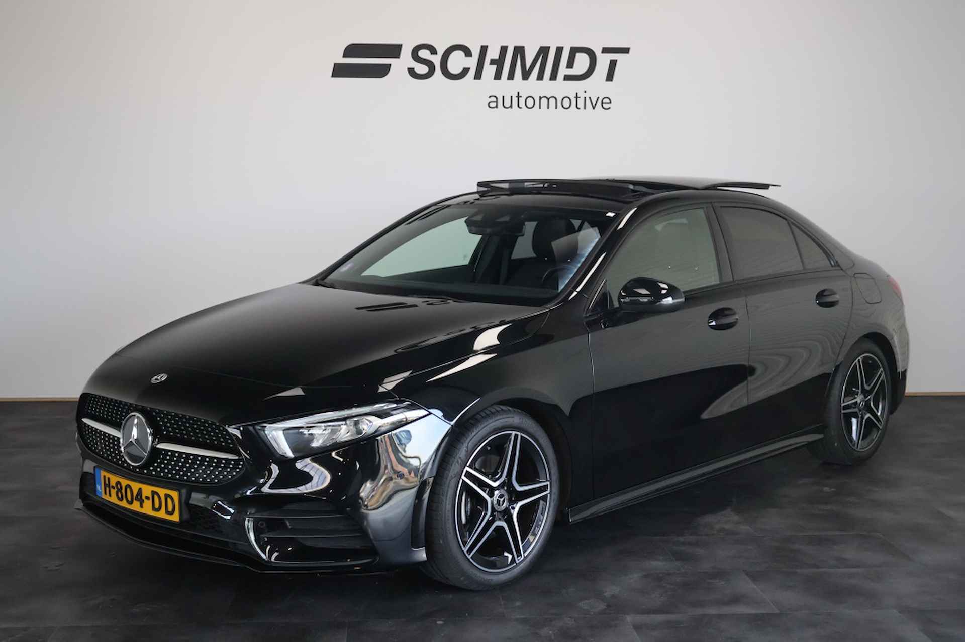 Mercedes-benz A-klasse 180 Bns Solution | AMG | MBUX | PANORAMA